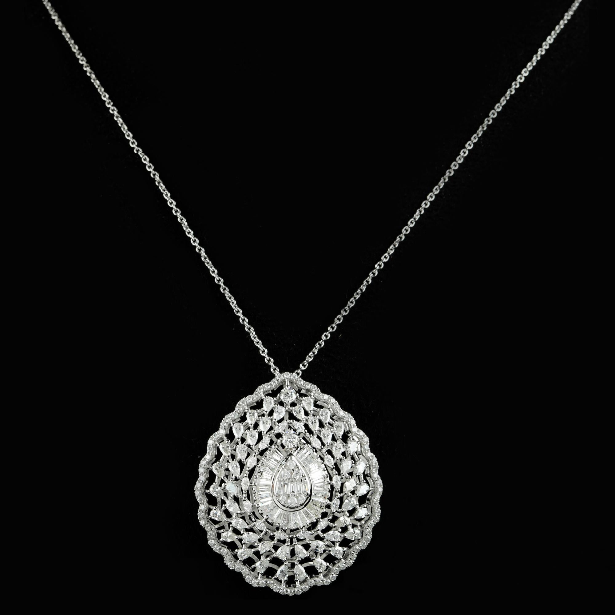 Pendentifs en or blanc 14 carats faits à la main avec diamants baguettes naturels en forme de poire Neuf - En vente à Diera, Dubai