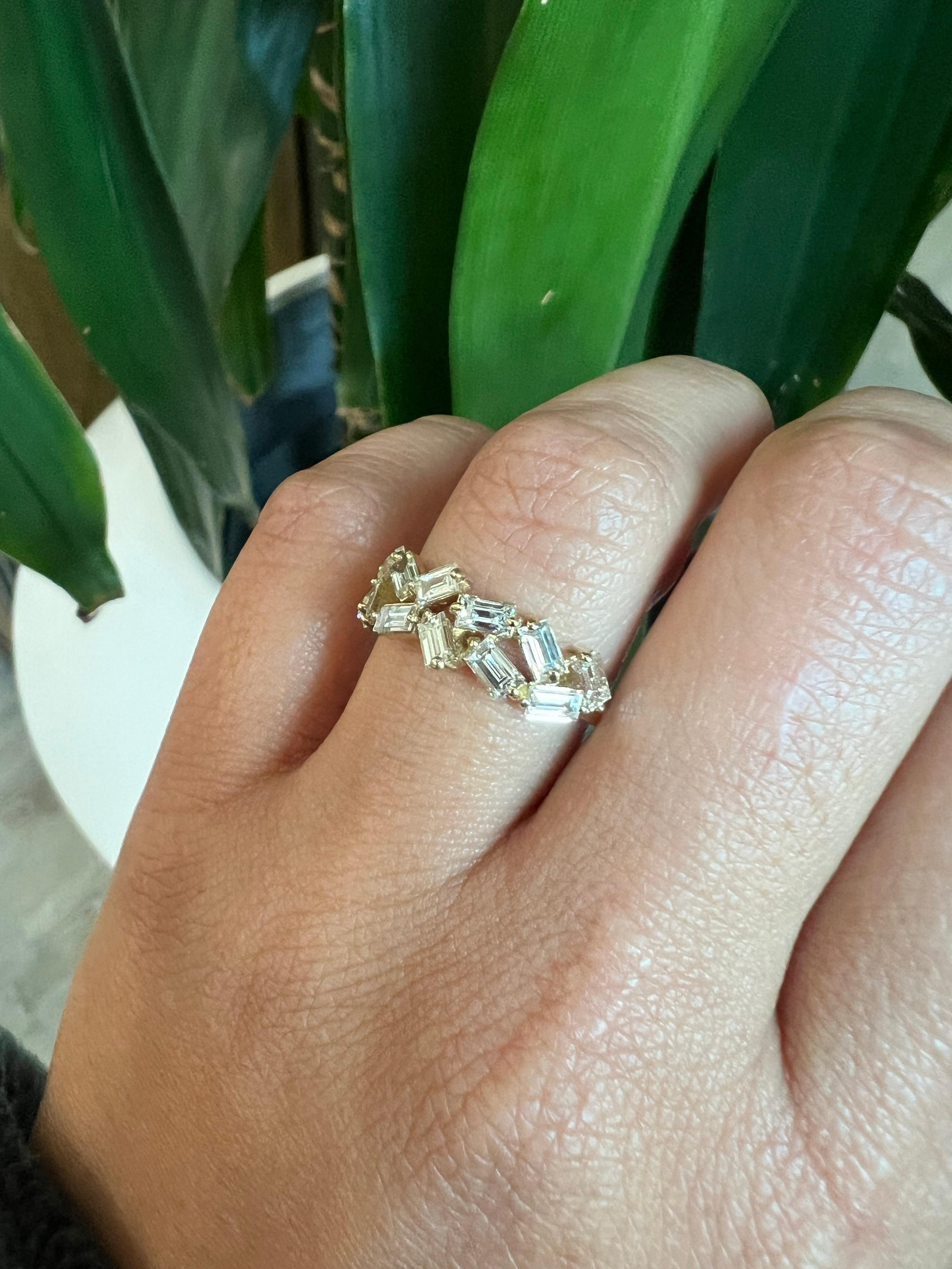 Natural Baguette Diamond Yellow Gold Stackable Band Ring In New Condition For Sale In Los Angeles, CA