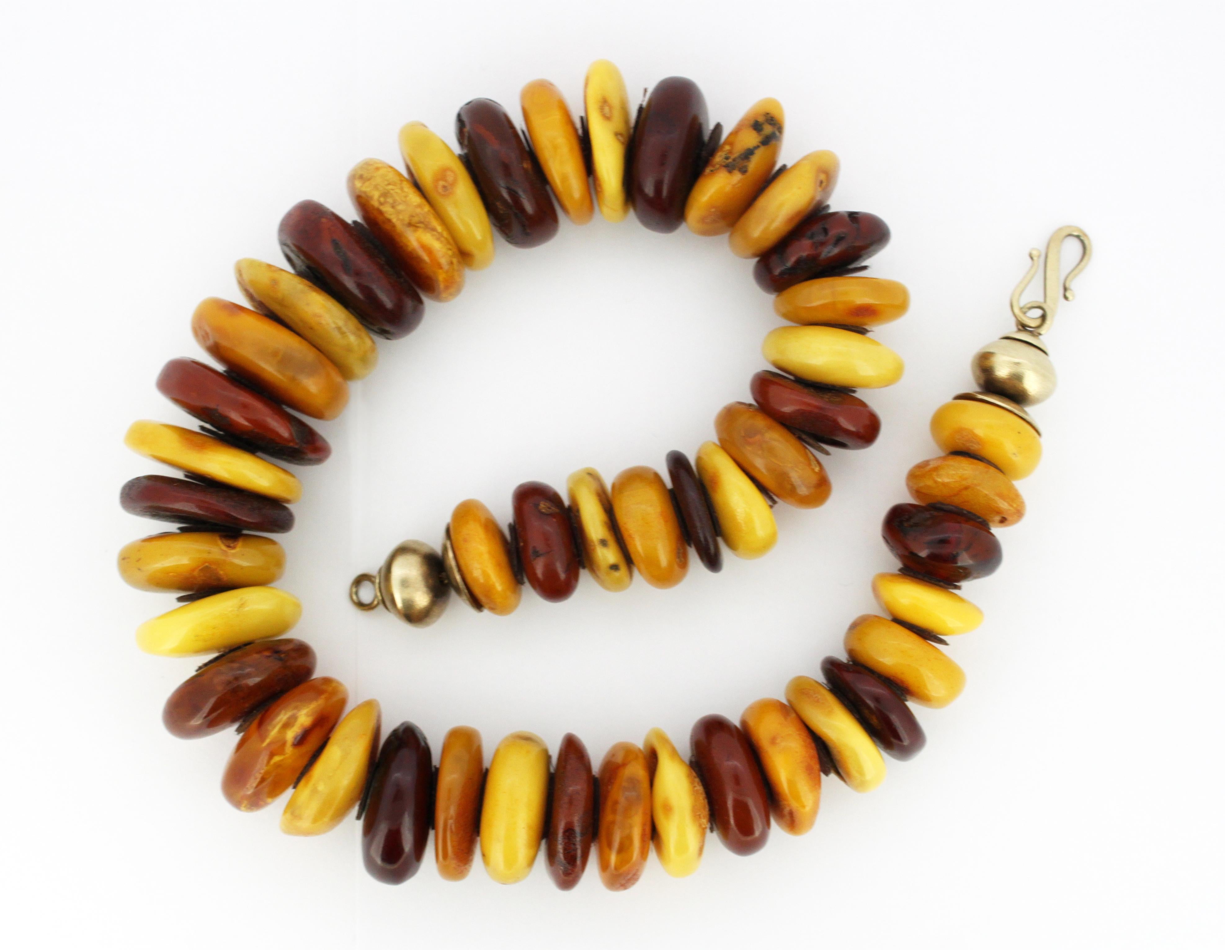 De las mujeres Collar de ámbar báltico natural en forma de pastillas en venta