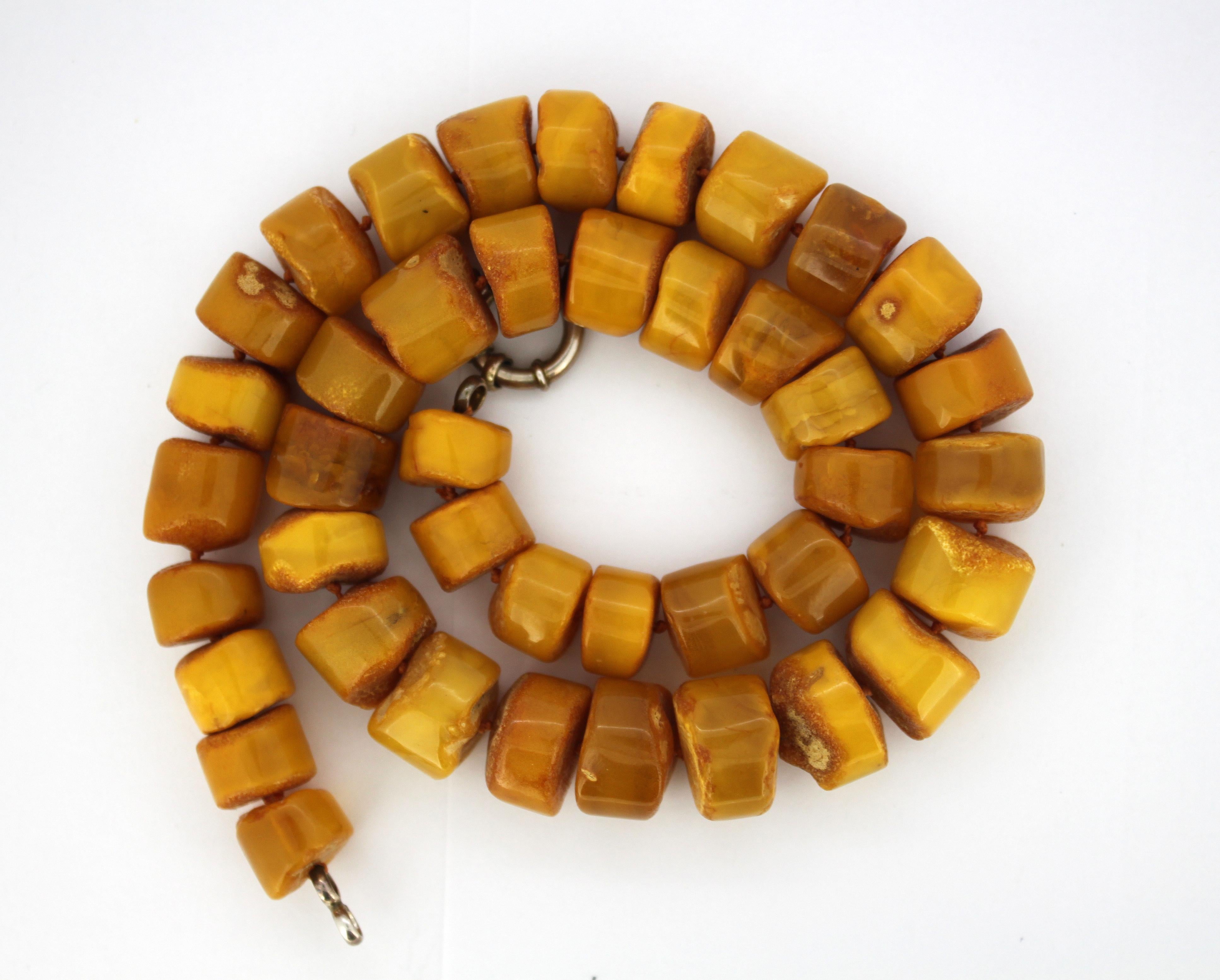Natürliche Halskette aus baltischem Bernstein in Form von Tabletten im Angebot 1
