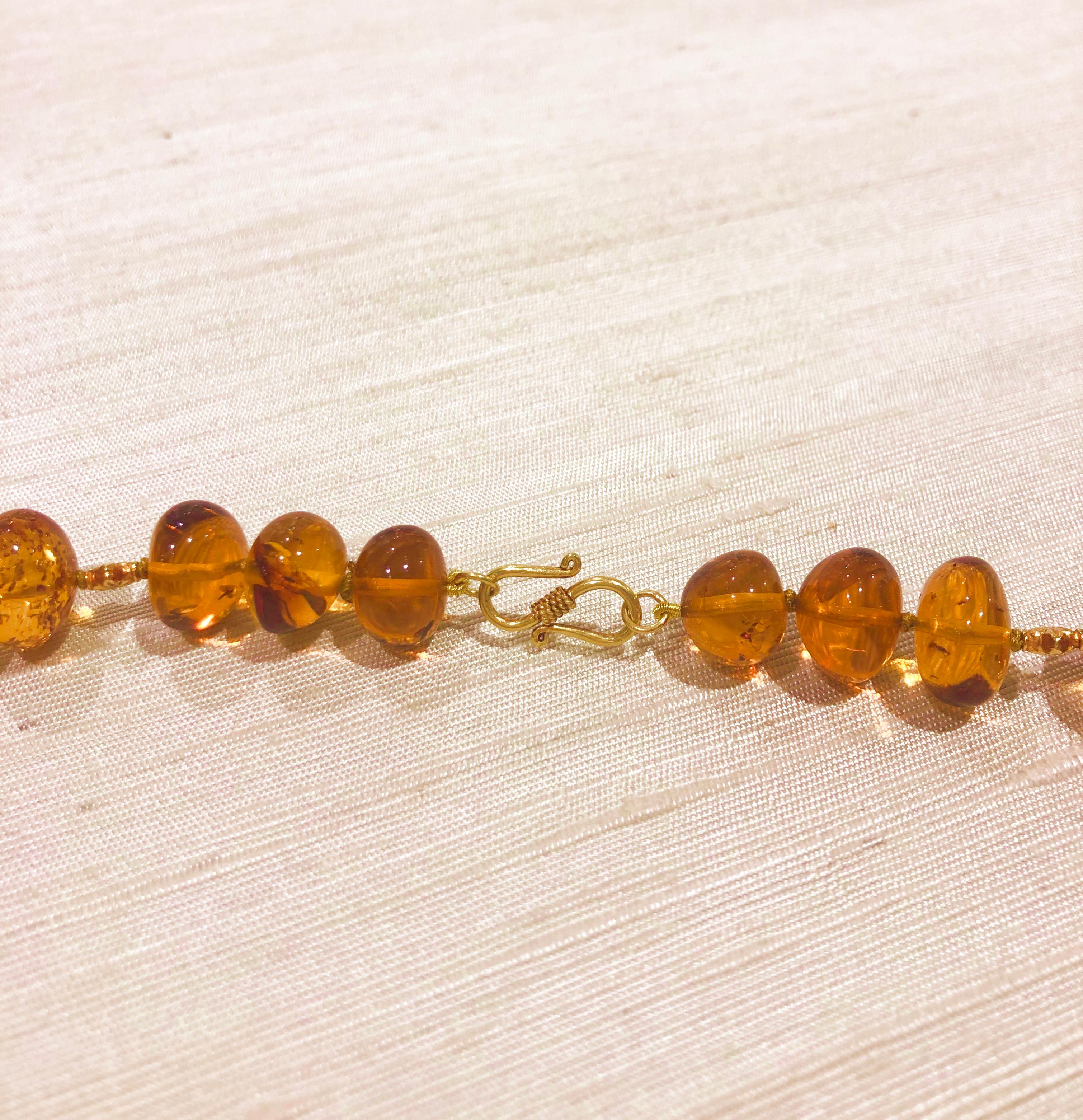 Natural Baltic Amber Necklace with Baroque Pearls and 18K Gold Beads In New Condition In Central, HK