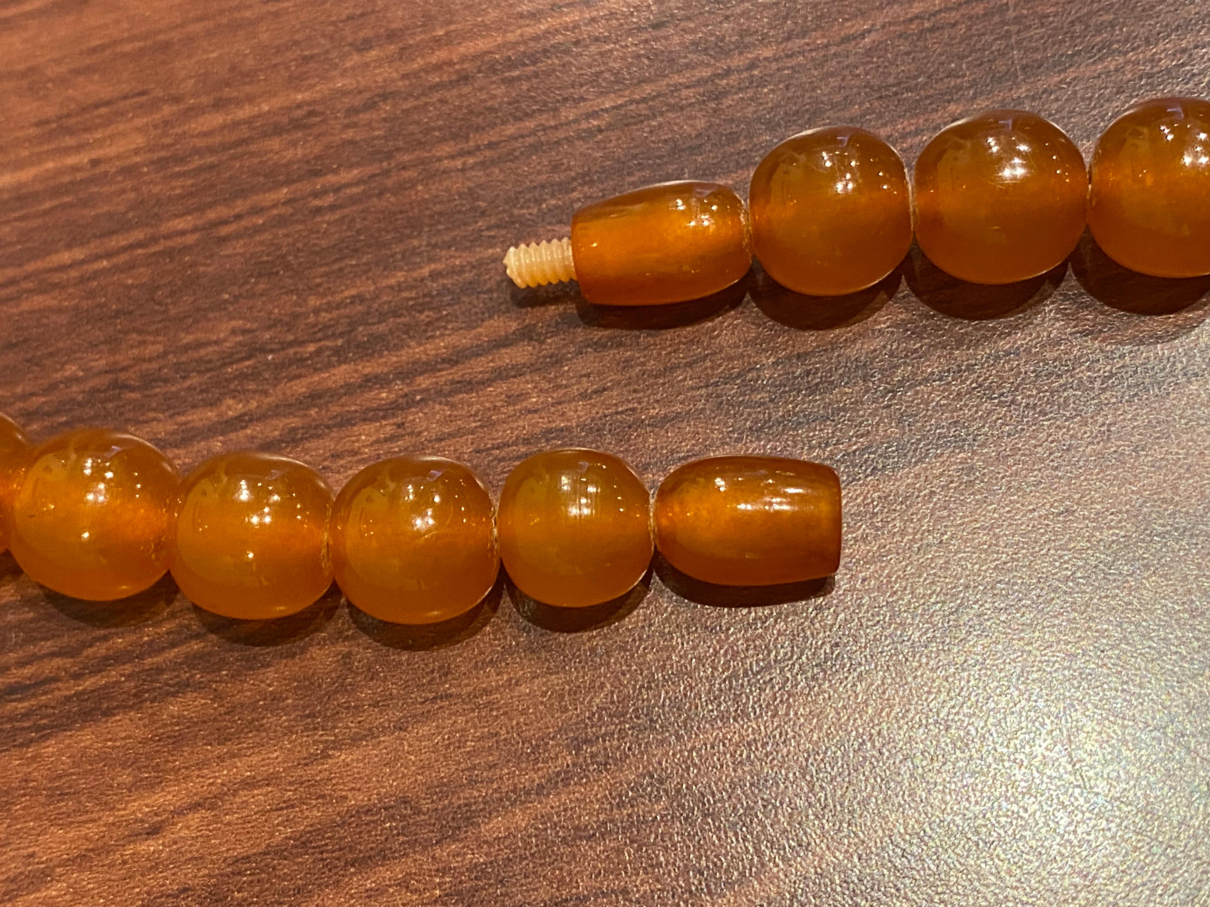 Halskette in Opernlänge aus natürlichem baltischem Bernstein, Perlen von 10 mm - 20 mm, abgestufte Perlen 1