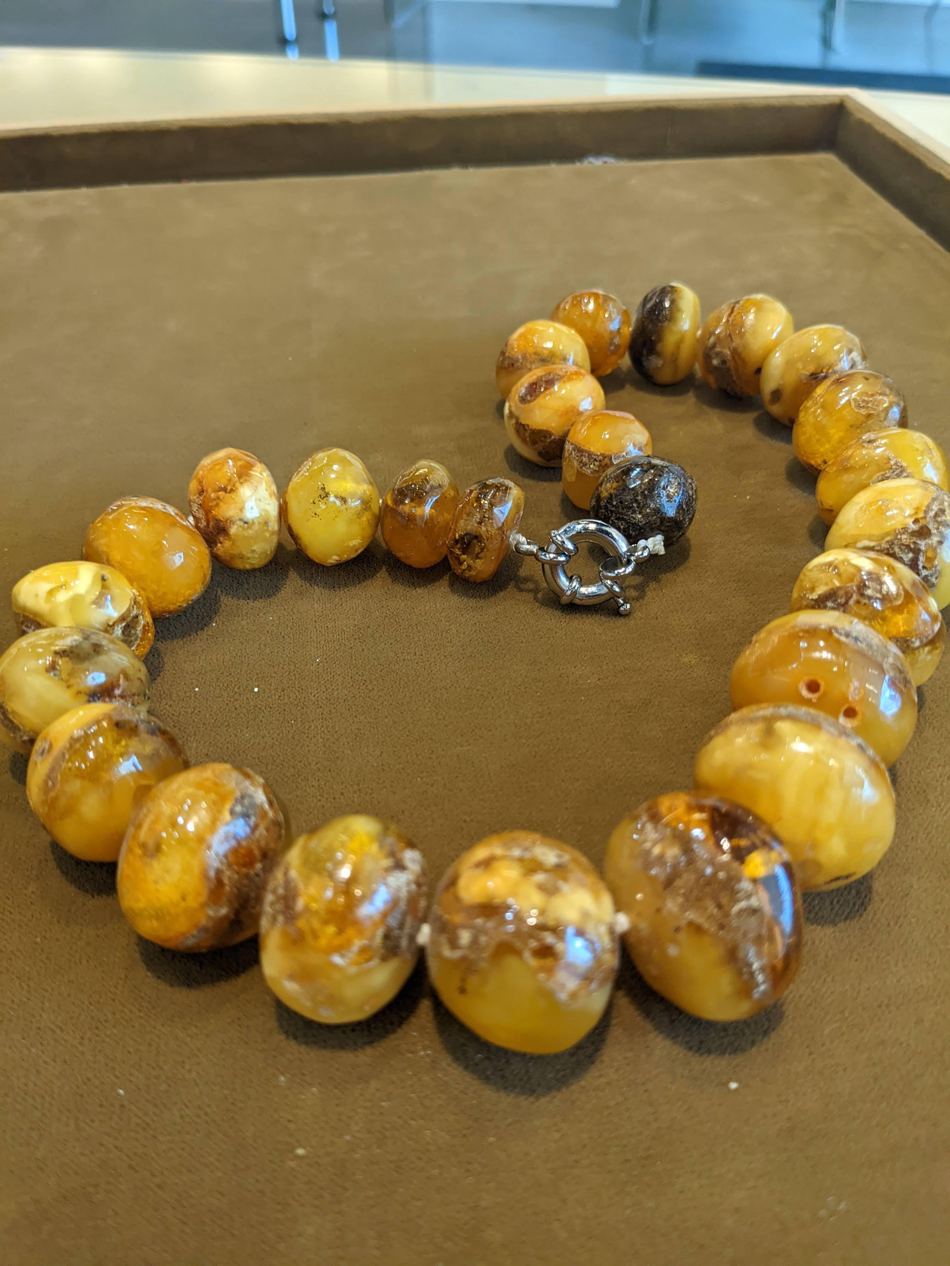 Natural Baltic Amber Rough Cut Beaded Necklace In New Condition In Victoria, BC