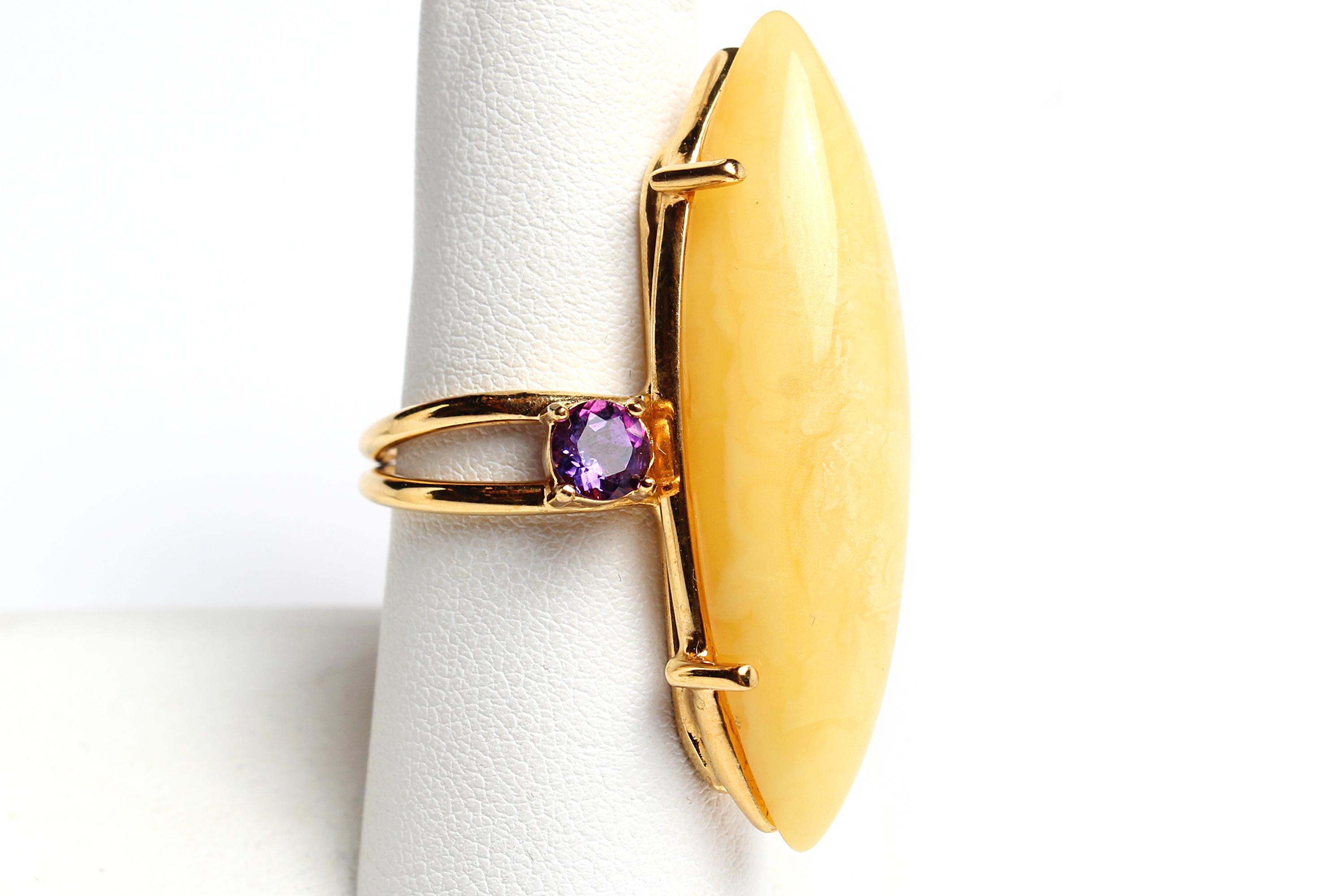 Contemporary Natural Baltic Butterscotch Amber and Amethyst 14K Gold Plated Adjustable Ring For Sale