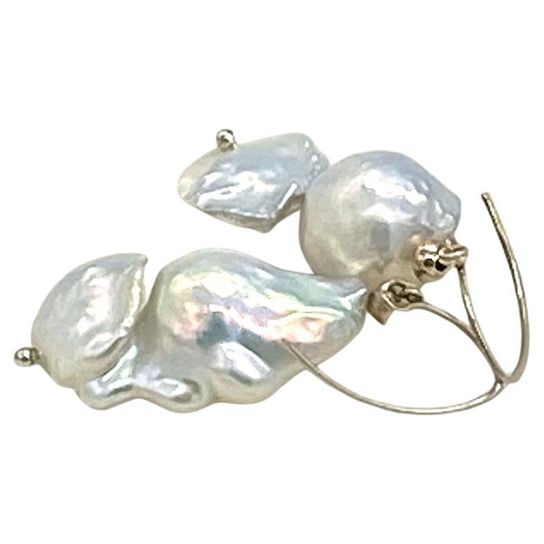 Natürliche Barock-Feuerballperlen-Ohrringe aus baumelndem Sterlingsilber (Künstler*in) im Angebot