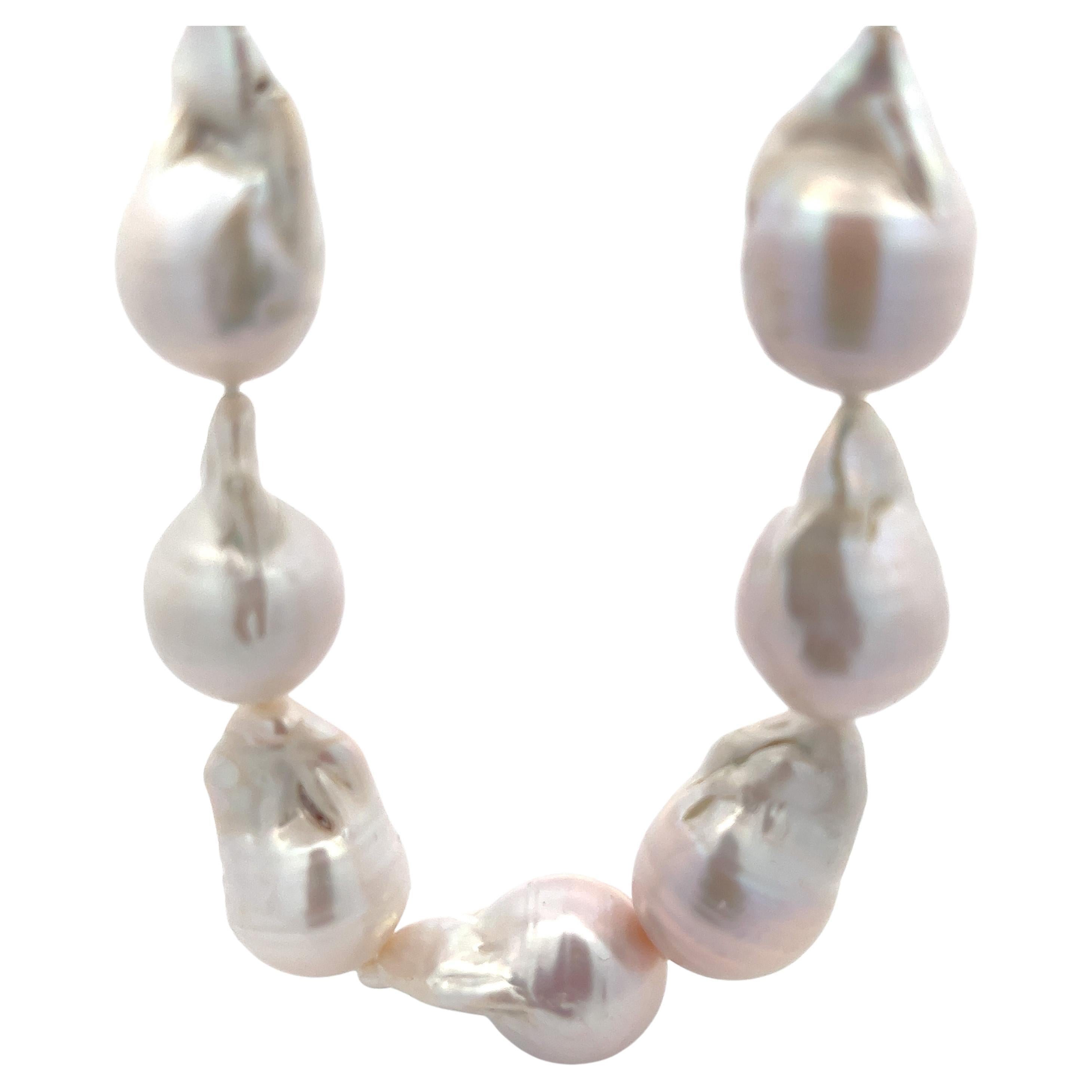Natural Baroque Pearl Necklace For Sale at 1stDibs