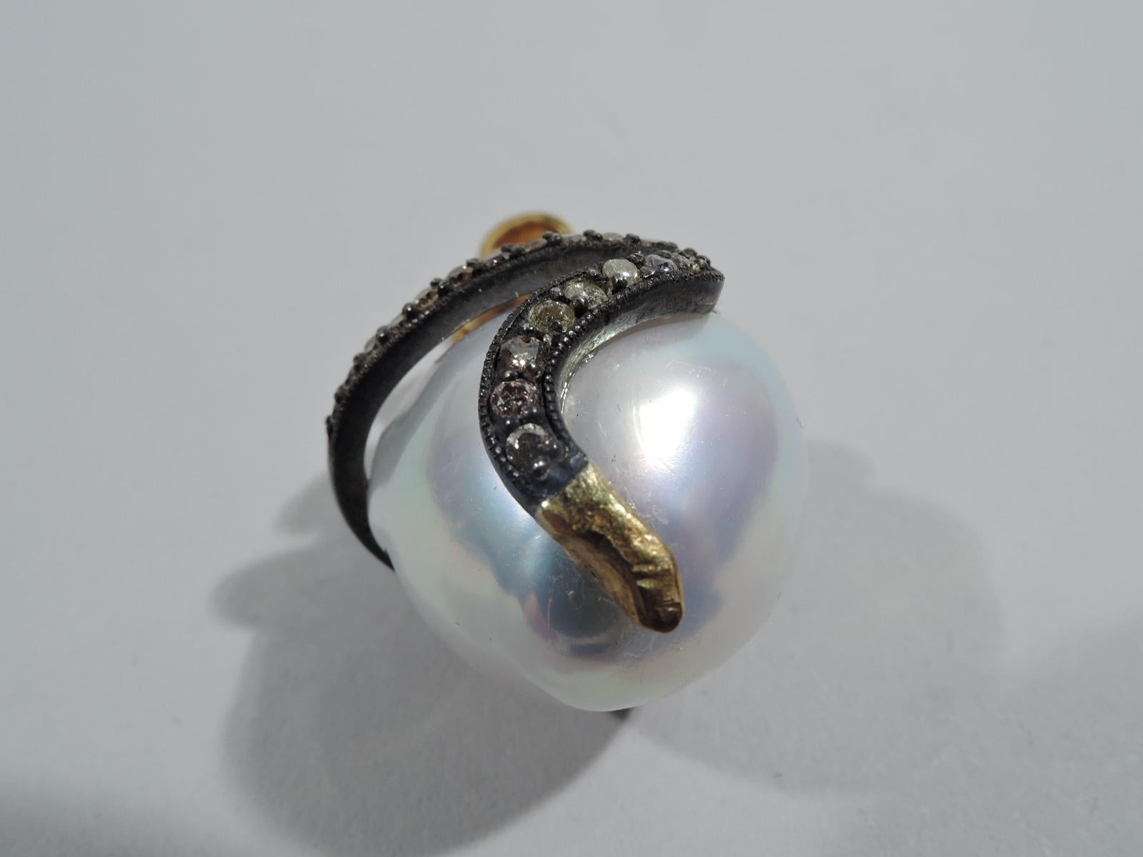 Natural Baroque Pearl Pendant with Diamond-Encrusted Silver Snake In Excellent Condition For Sale In New York, NY
