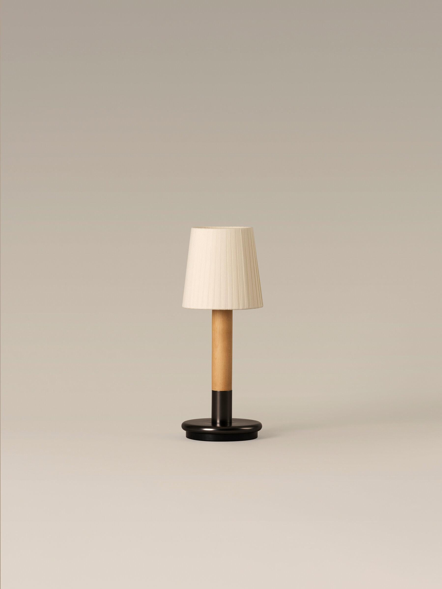 basica minima table lamp
