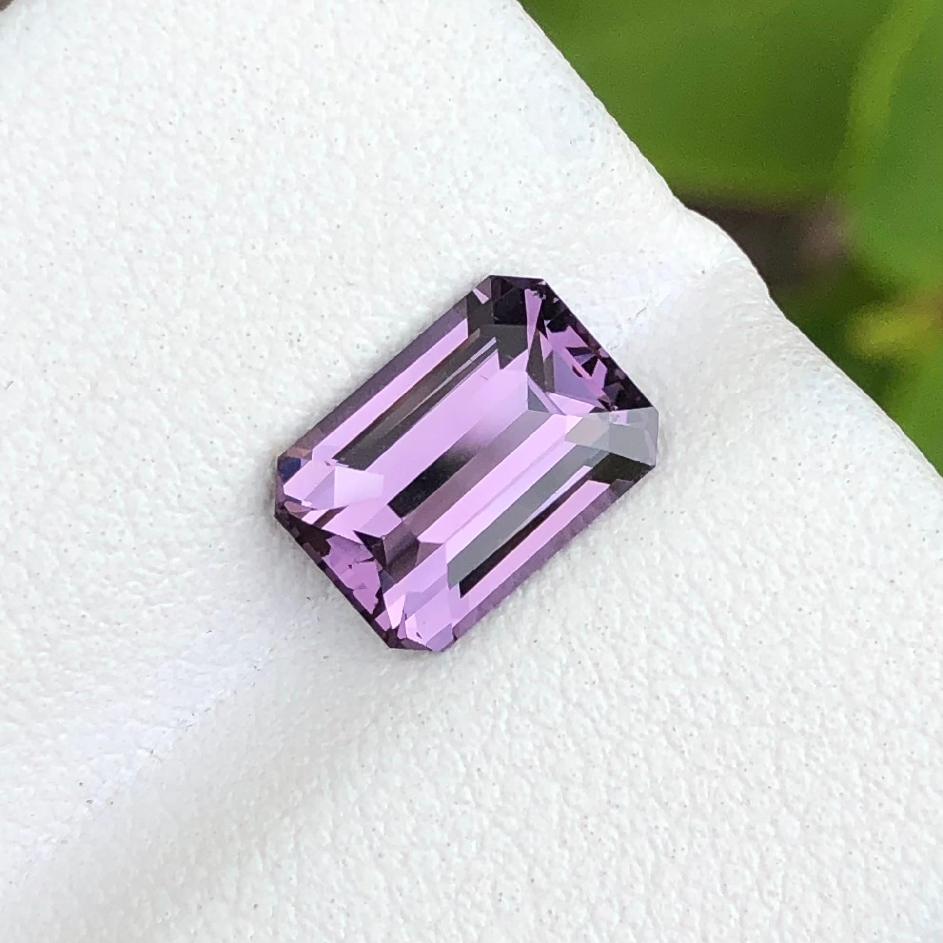 Taglio smeraldo Nature Bella 2,10 ct Spinello Viola Spinello Viola Spinello in vendita