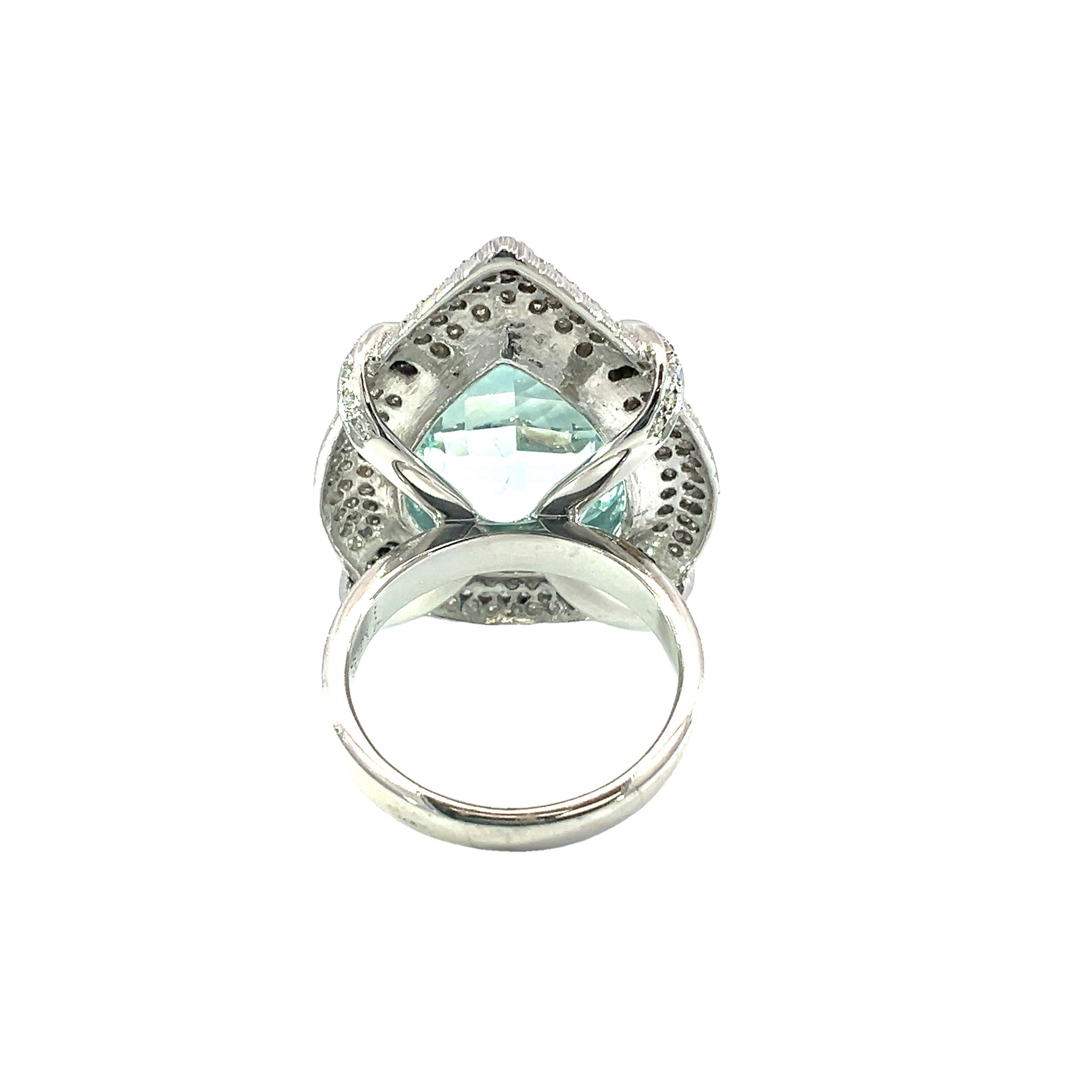 Natural beautiful Aquamarine and diamond ring with 14Kt gold For Sale 1