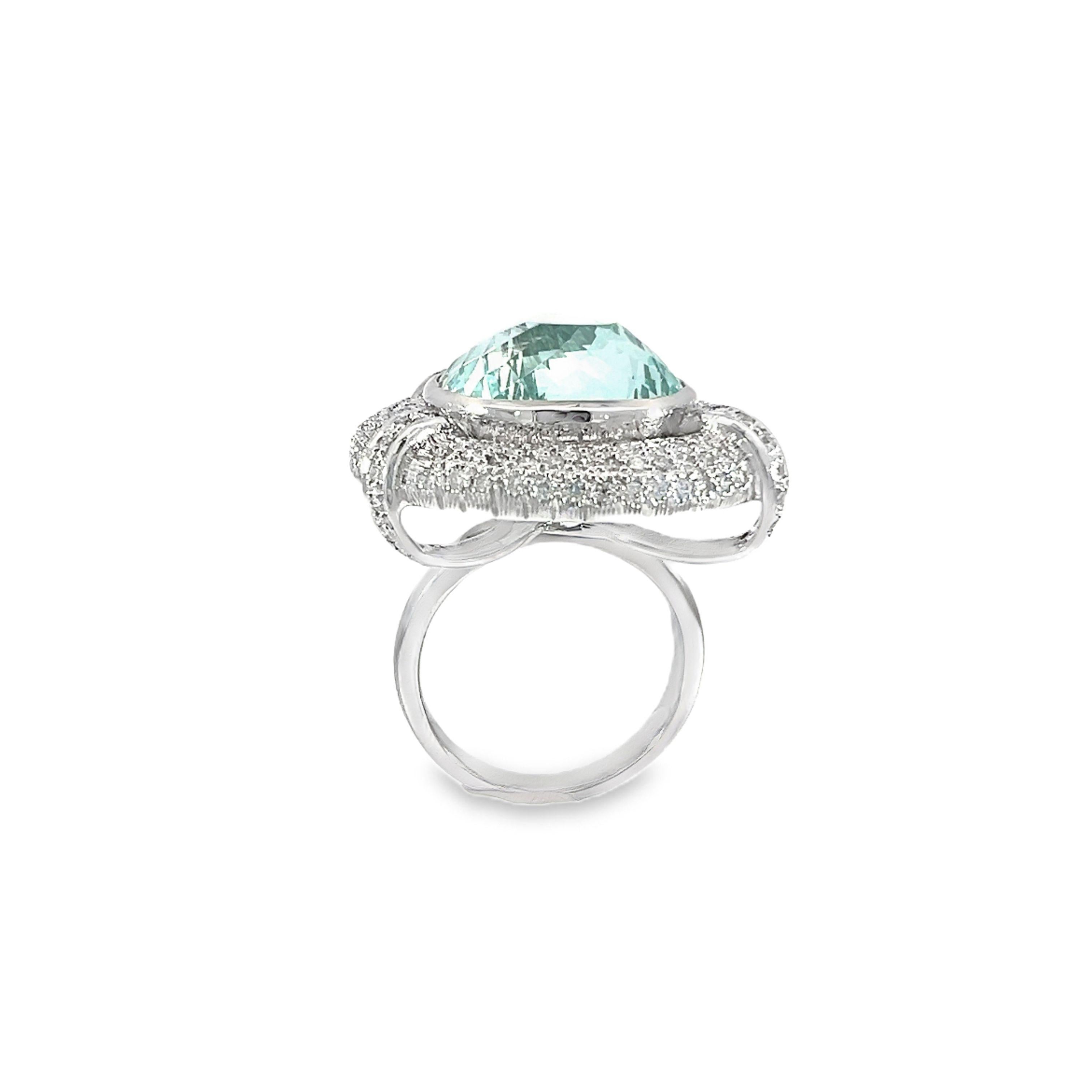 Natural beautiful Aquamarine and diamond ring with 14Kt gold For Sale 2