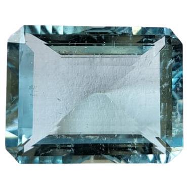 Natural Beautiful Aquamarine Octagon Cut 22.45 Carat Loose Gemstone For Sale