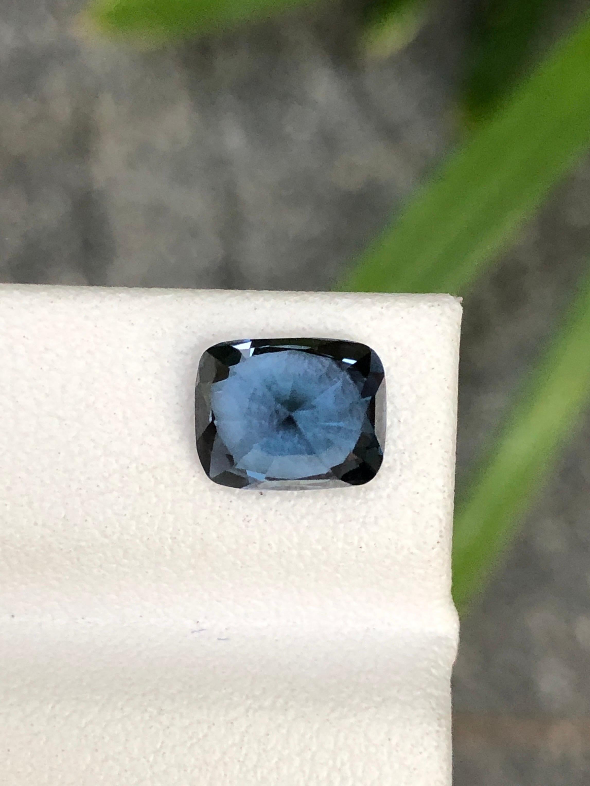 Natural Beautiful Electric Blue Spinel  In New Condition For Sale In Bangkok, TH