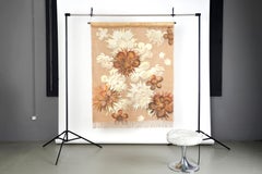 „Natural Beauty“ Vintage-Inspired Floral Textile Wall Hanging Jute and Gold Leaf