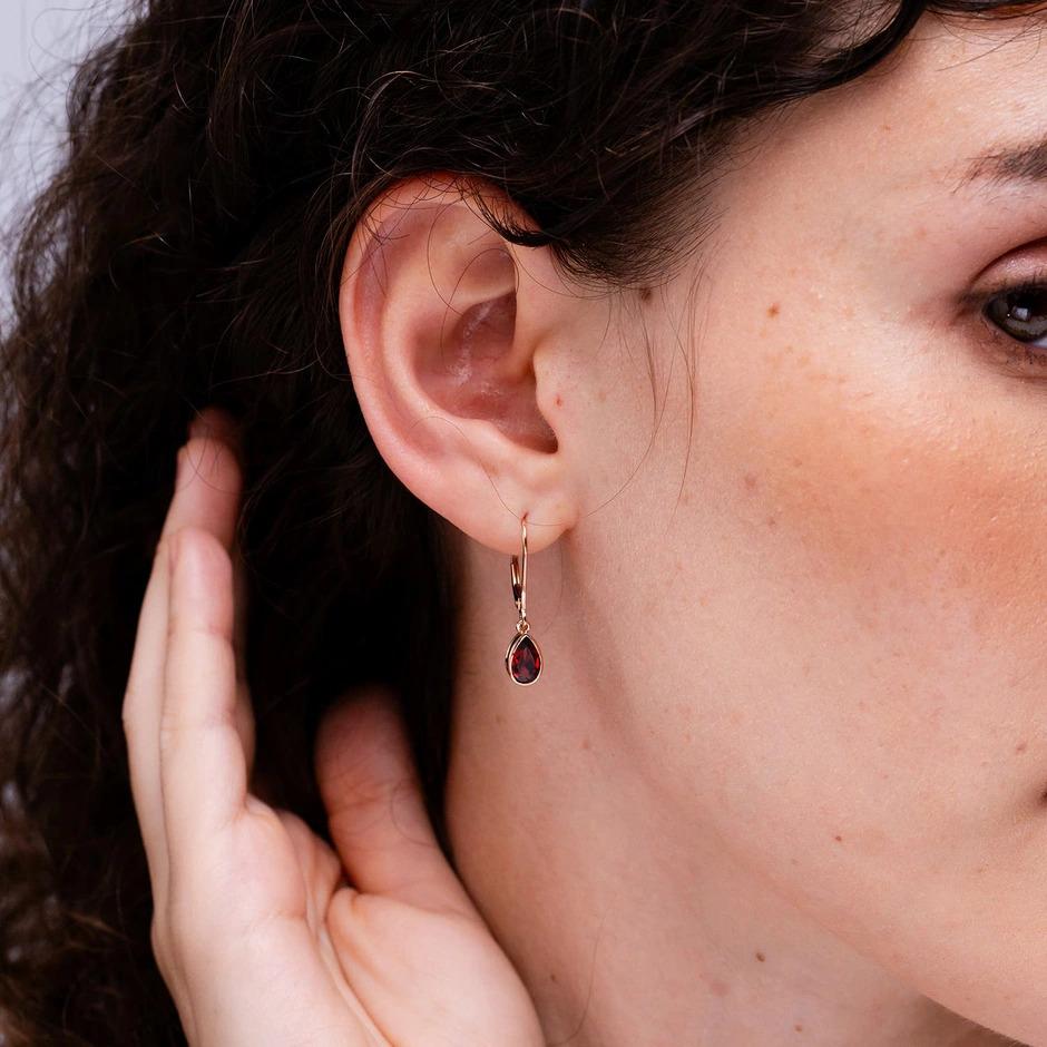 Pear Cut Natural Bezel-Set Pear 2.4ct Garnet Leverback Drop Earrings in Platinum For Sale
