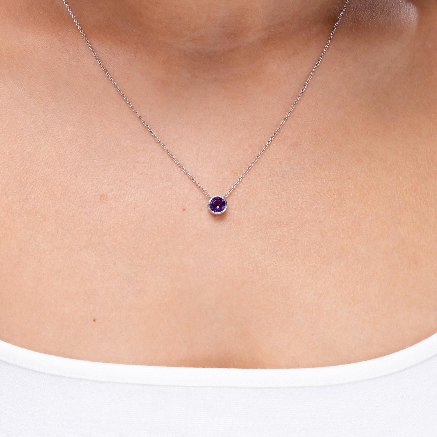 Women's Natural Bezel-Set Round 0.25ct Amethyst Solitaire Pendant in Platinum For Sale
