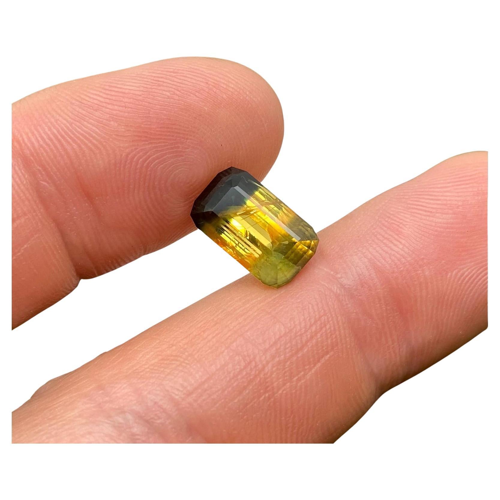 Natural Bi-color Sapphire 9.43Ct Yellow-Blue loose gemstone, Nigeria, certified! For Sale