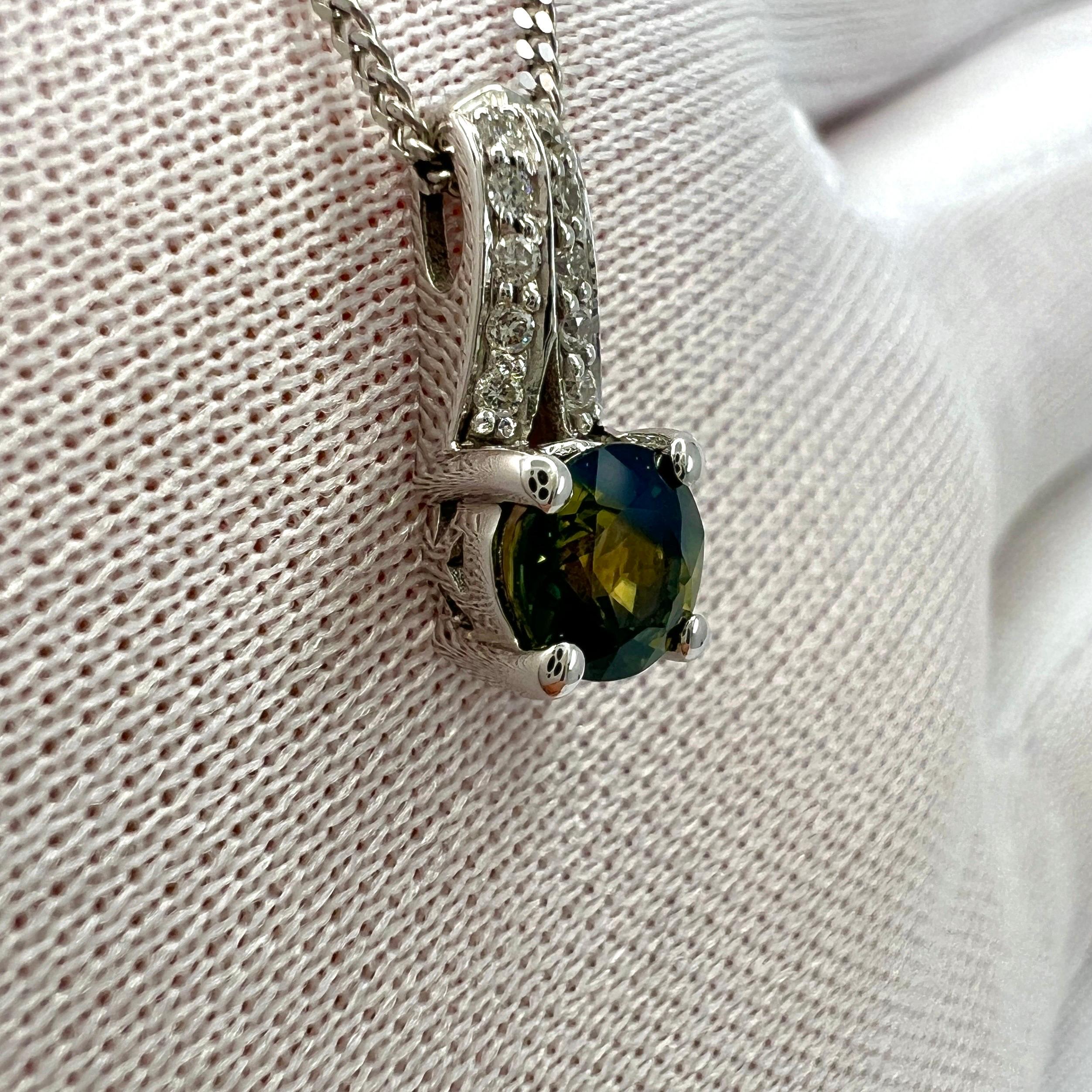 Runder Anhänger aus 18 Karat Weißgold mit natürlichem, zweifarbigem australischem Saphir und Diamant im Angebot 1
