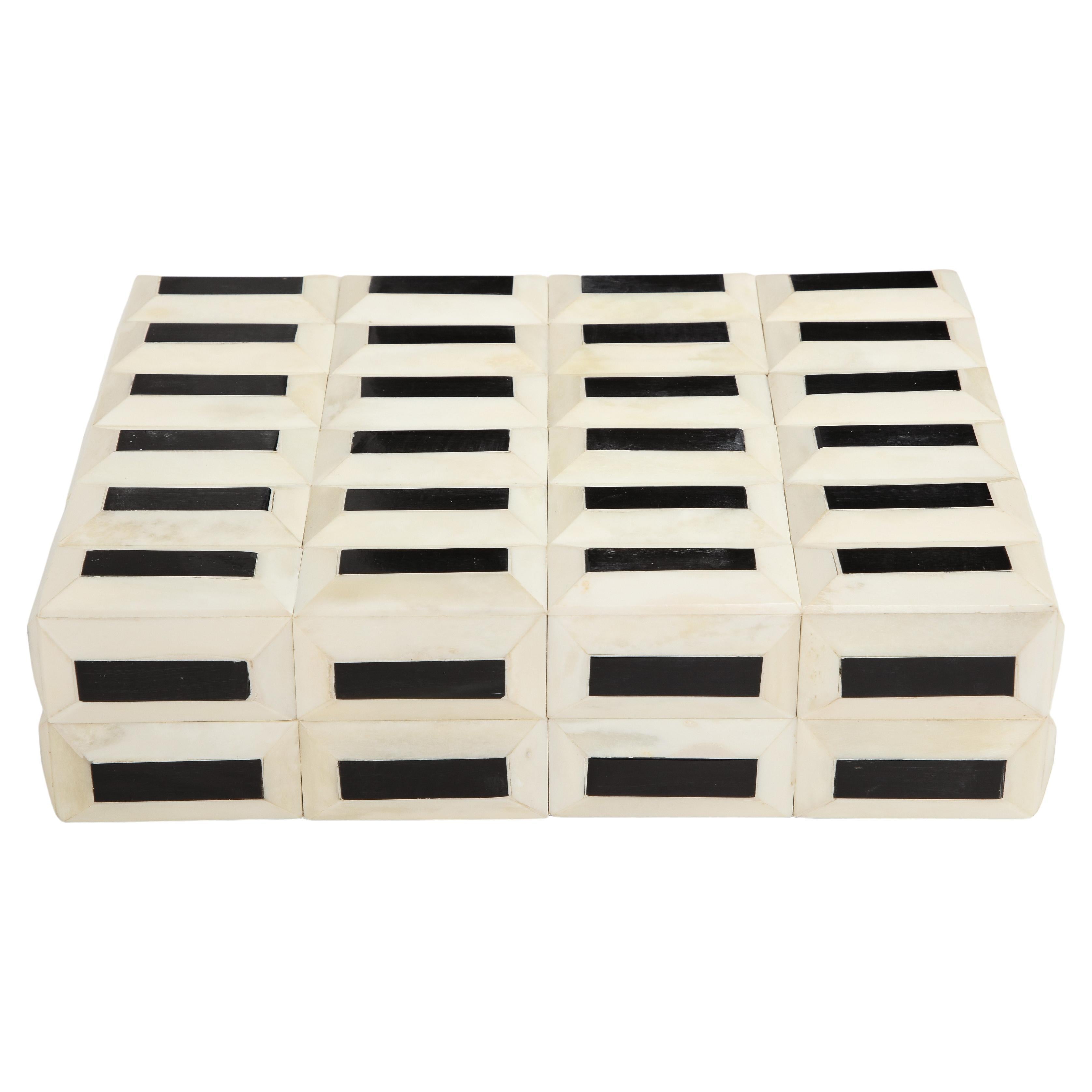 Caja de hueso 3D natural y negra