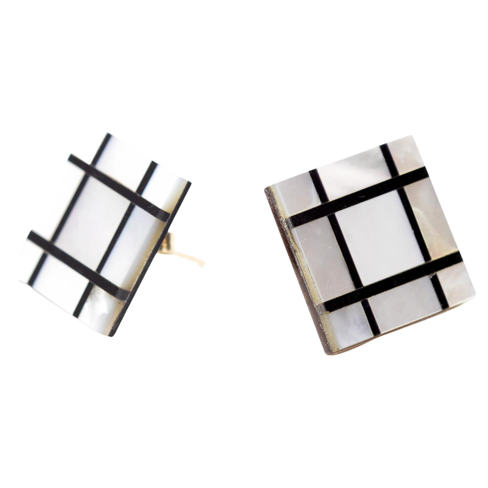 Orecchini geometrici quadrati in agata nera naturale e madreperla in oro 14 carati