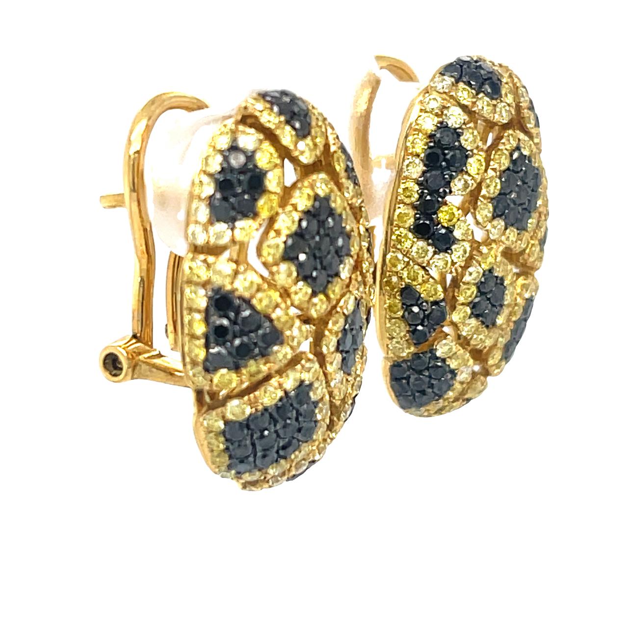 Natural Black and Yellow Diamond Earrings in 18KY Gold  In New Condition For Sale In New York, NY