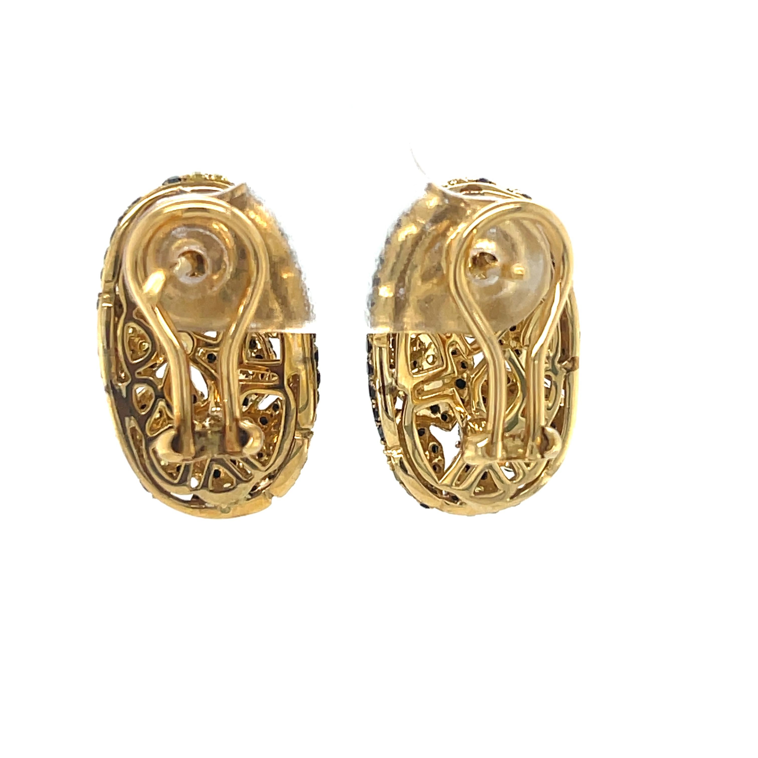 Natural Black and Yellow Diamond Earrings in 18KY Gold In New Condition For Sale In New York, NY