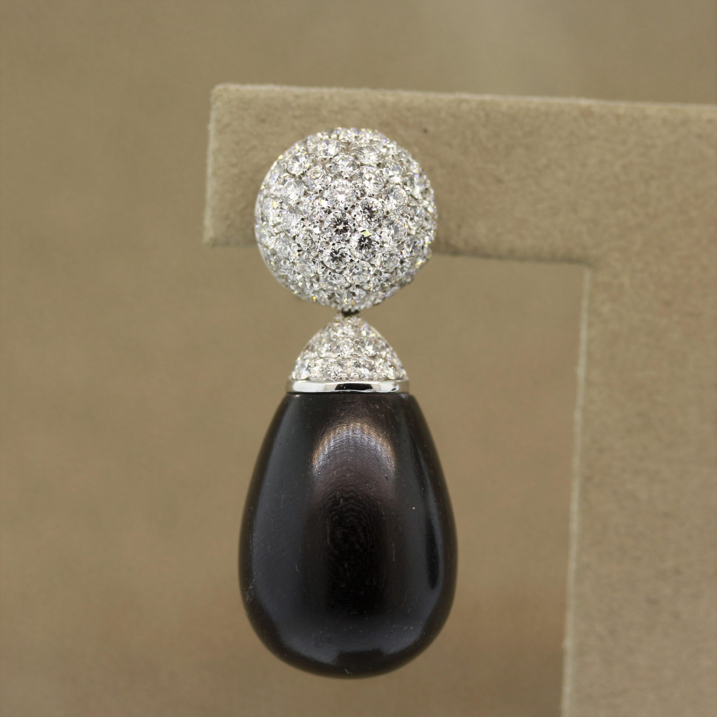 Natural Black Coral Diamond Gold Drop Earrings In New Condition For Sale In Beverly Hills, CA