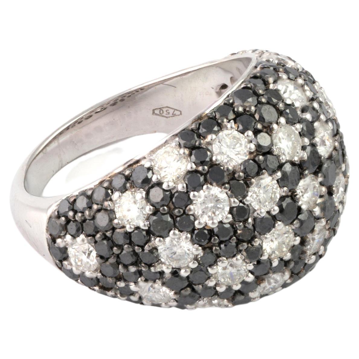 Natural Black Diamond and White Diamonds Ring 4.73 Carats in 18k Gold For Sale