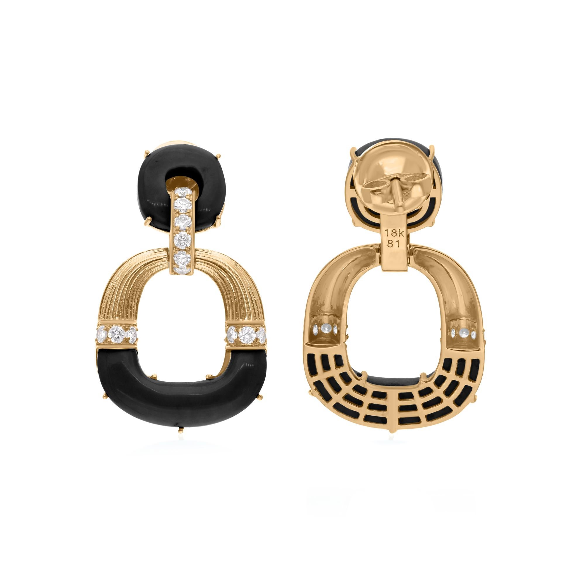 Segui la vetrina di Spectrum Jewels per vedere le ultime collezioni e i pezzi esclusivi. Spectrum Jewels è orgoglioso di essere considerato un Top Seller su 1stdibs con recensioni a 5 stelle da parte dei clienti. Tutti gli articoli da noi prodotti