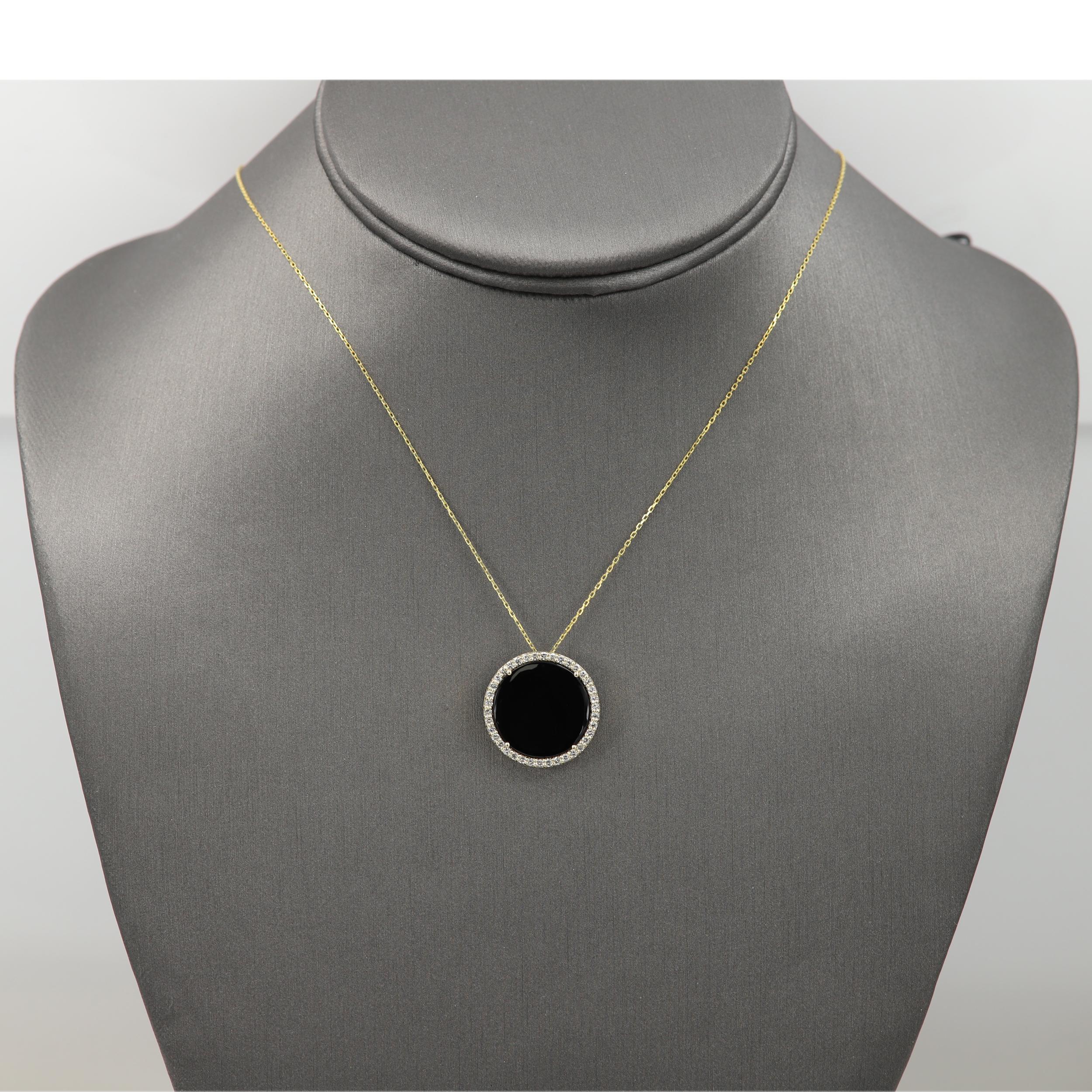 Natural Black Onyx Round Circle Natural Diamond Pendant 14 Karat Yellow Gold For Sale 1