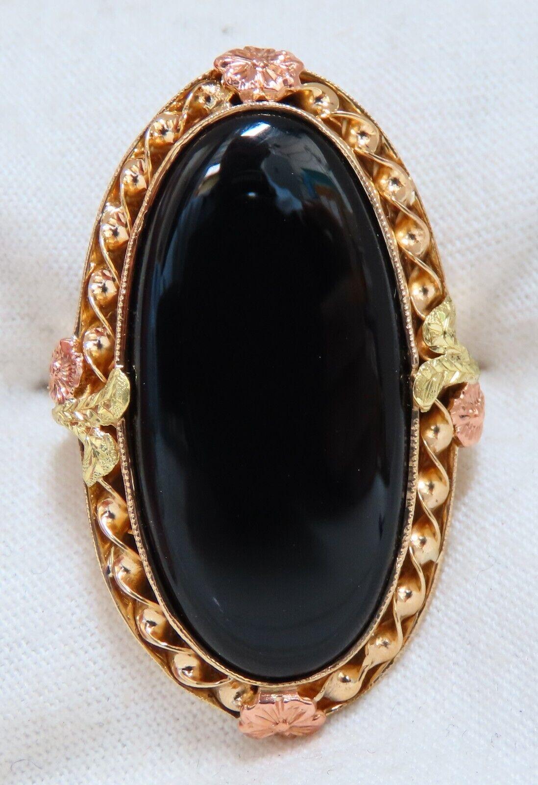 Onyx Goth Vintage.

Natural Black Onyx ring.

  14kt. yellow gold

 8.8 grams

Ring Current size: 4.75

Ring: 20 x 8mm 