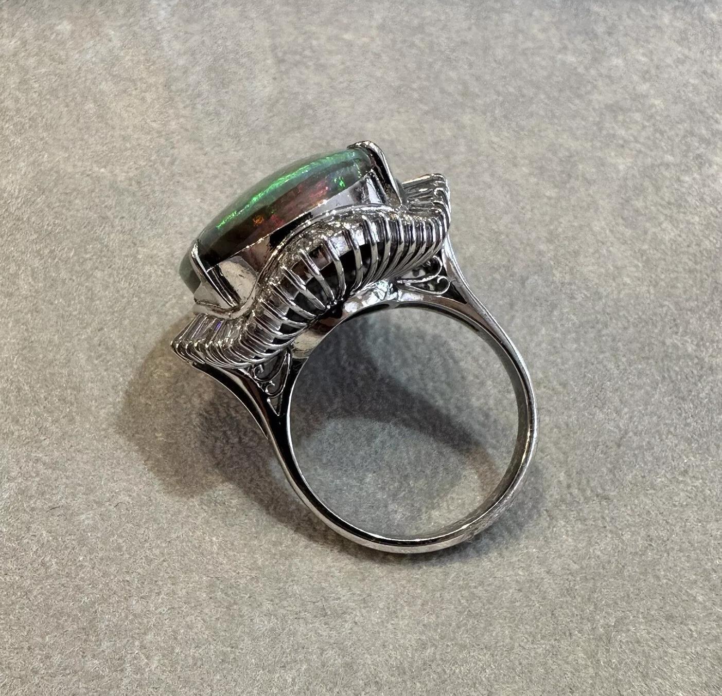 Women's Natural Black Opal 15.60 carats and Diamond Cocktail Ring in Platinum For Sale