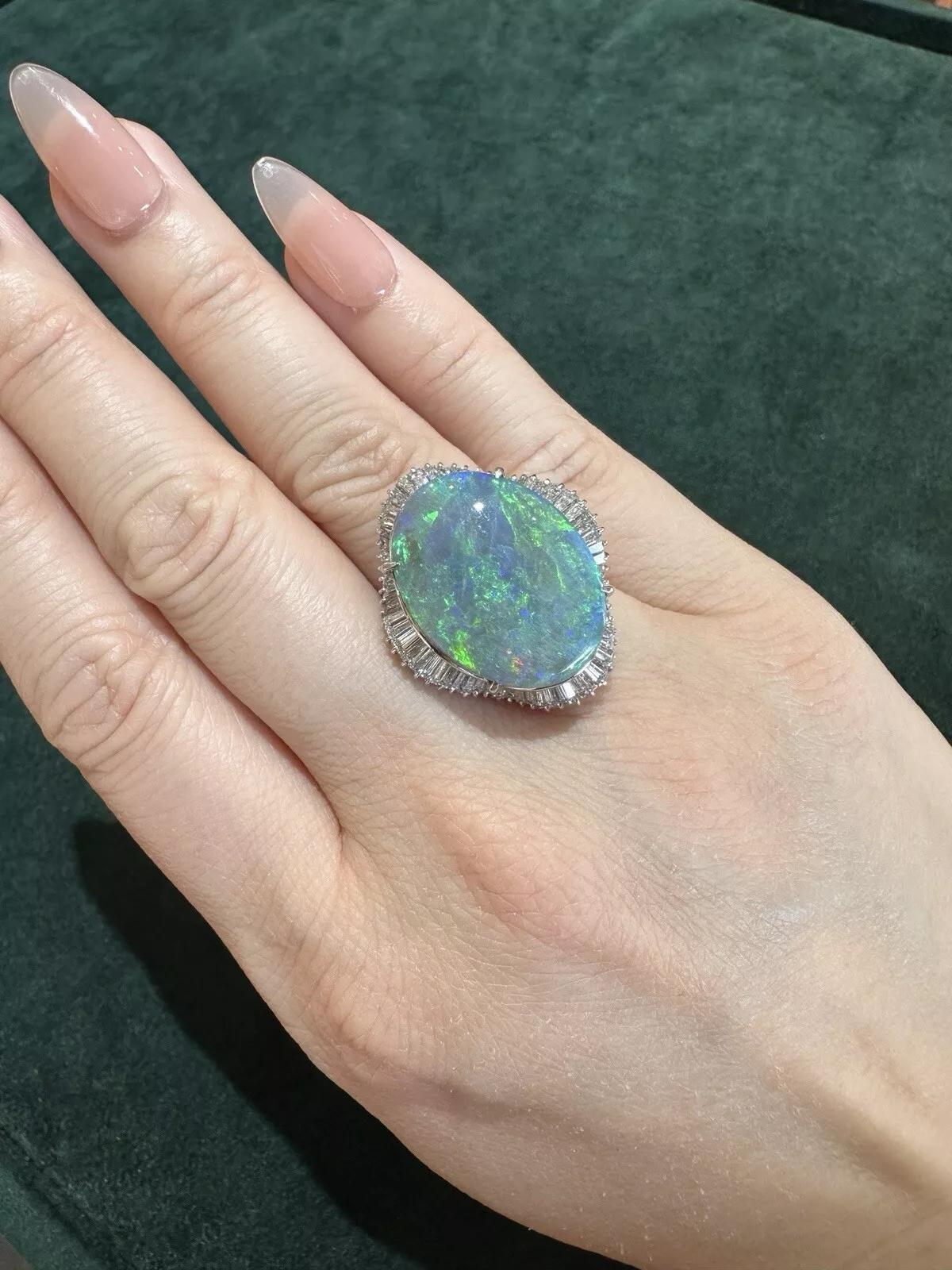 Natural Black Opal 15.60 carats and Diamond Cocktail Ring in Platinum For Sale 4