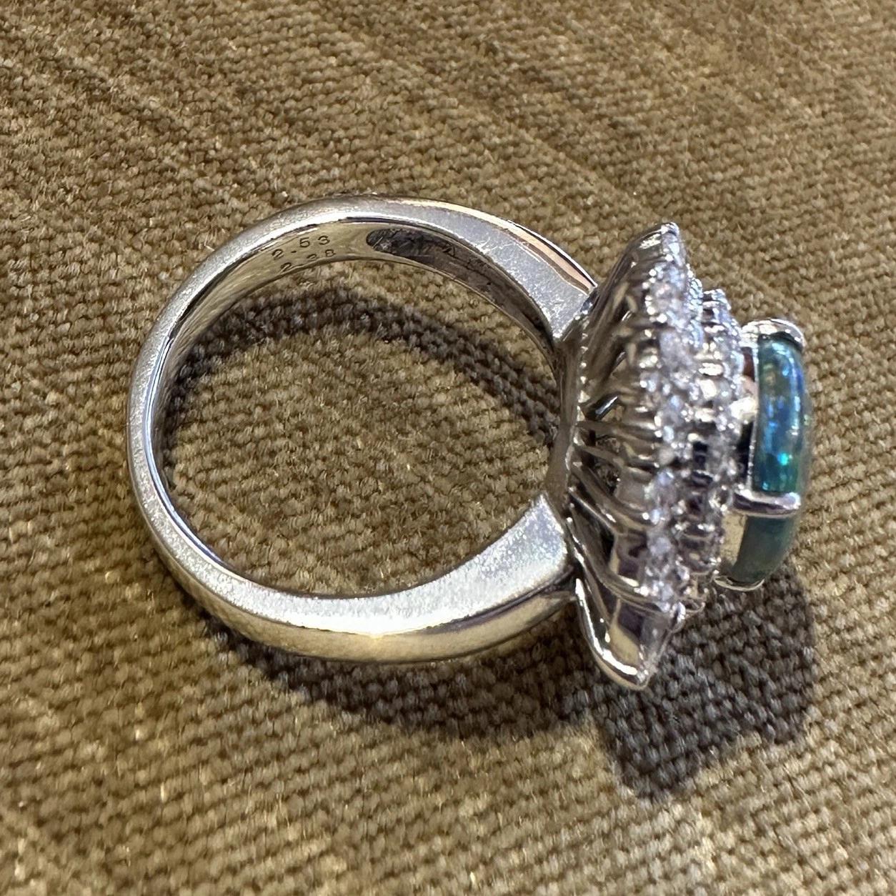 Natürlicher Schwarzer Opal 2,53 ct und Diamant-Cocktailring aus Platin im Angebot 1