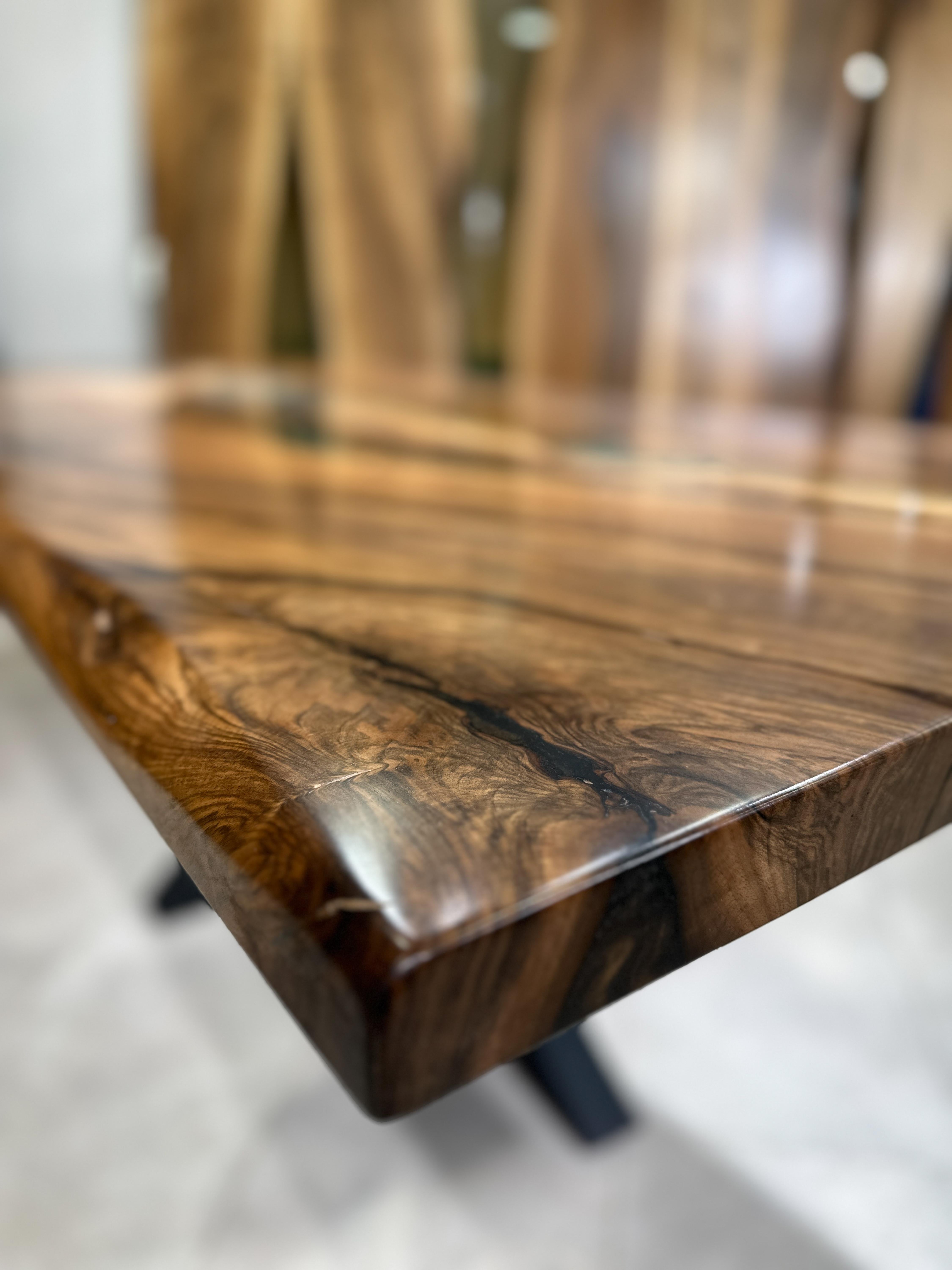 Natural Black Walnut Wood Brown Epoxy Resin Dining Table  For Sale 2