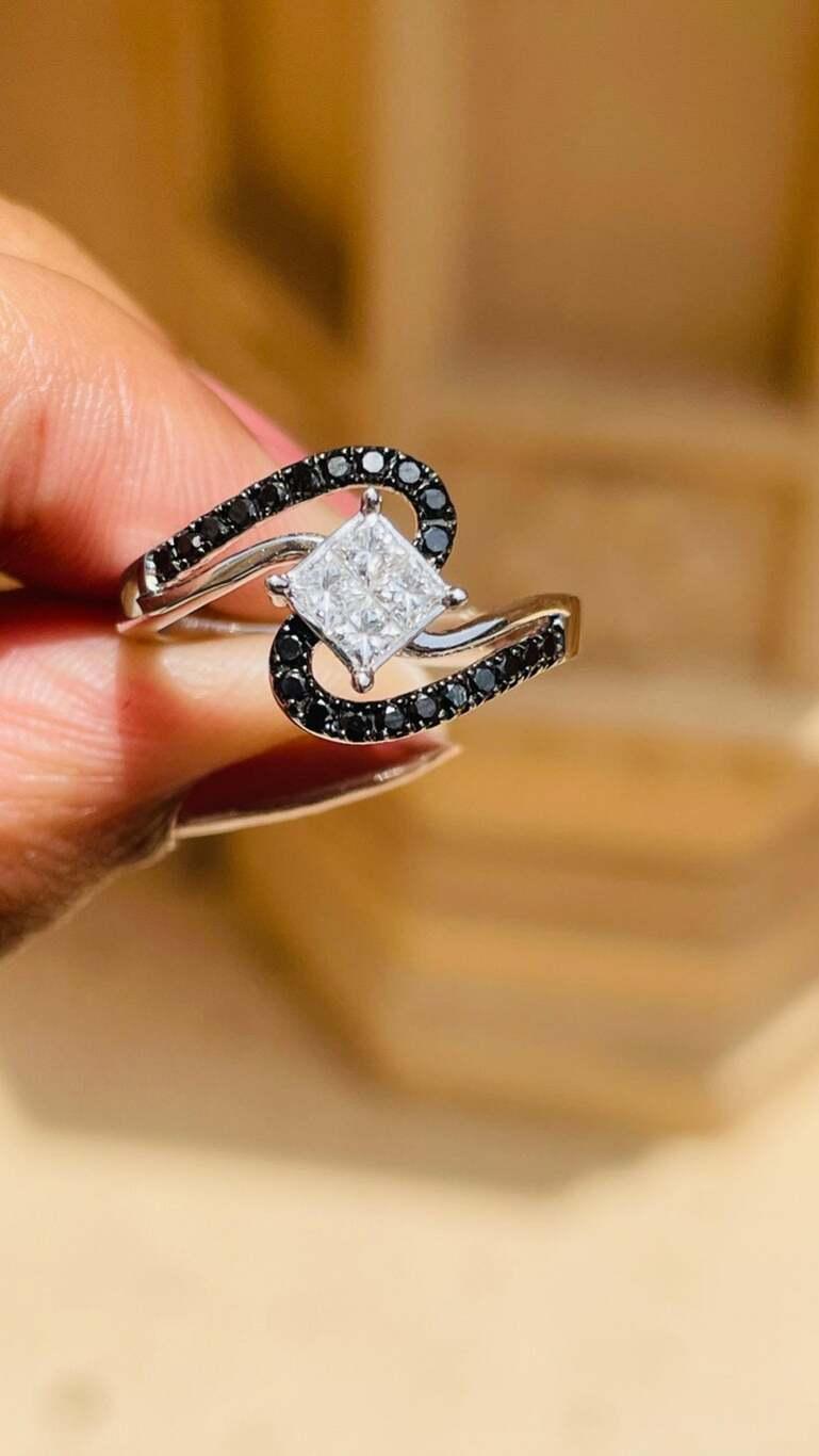 Im Angebot: Natürlicher Schwarz-Weiß-Diamant-Hochzeitsring, Geschenk für sie aus 18 Karat massivem Weißgold () 11