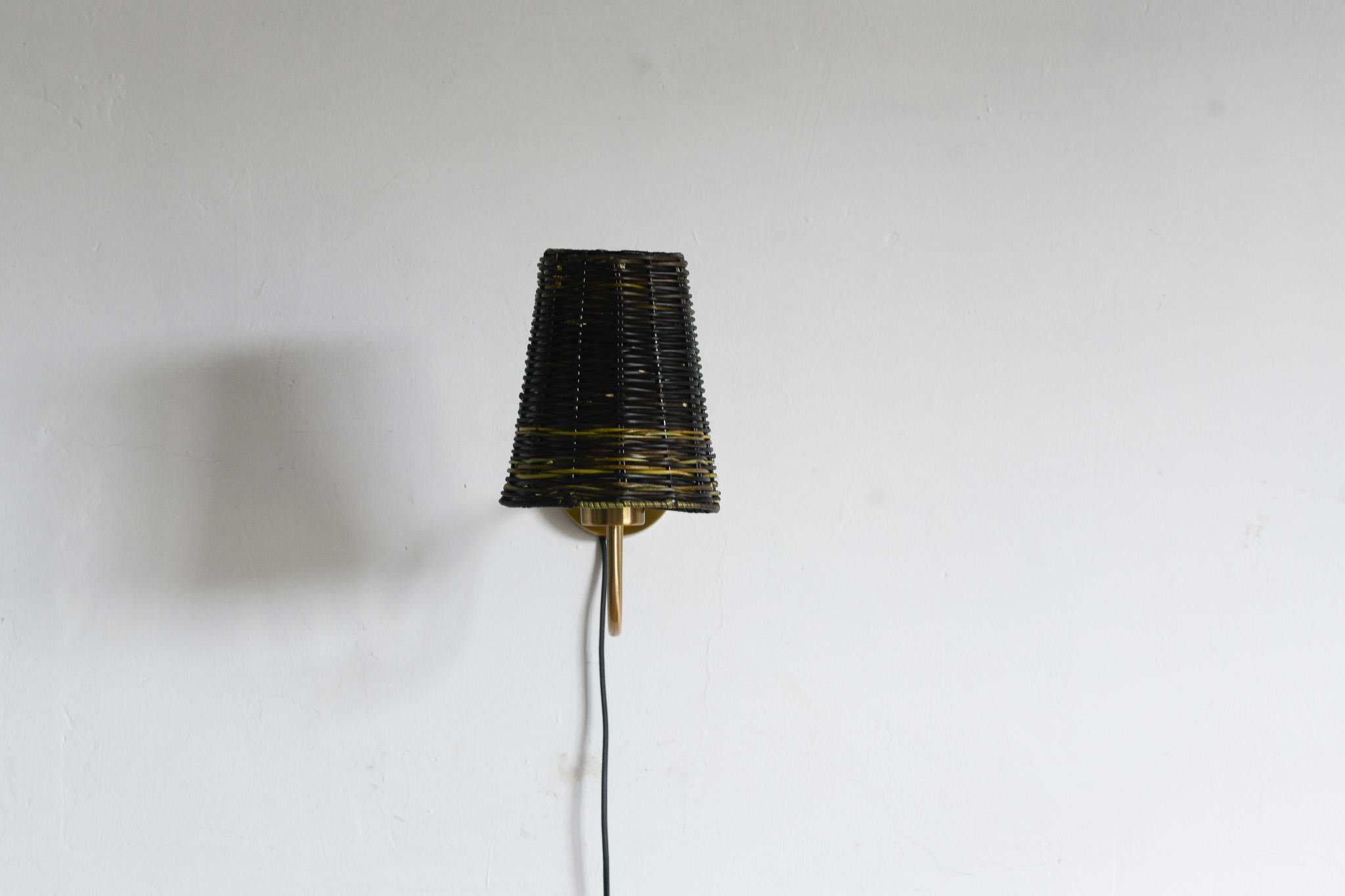 Natural Black Wicker Wall Sconce In Good Condition For Sale In Oxford, GB