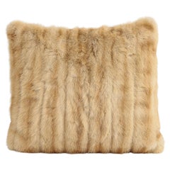 Coussin décoratif en vison blond naturel 