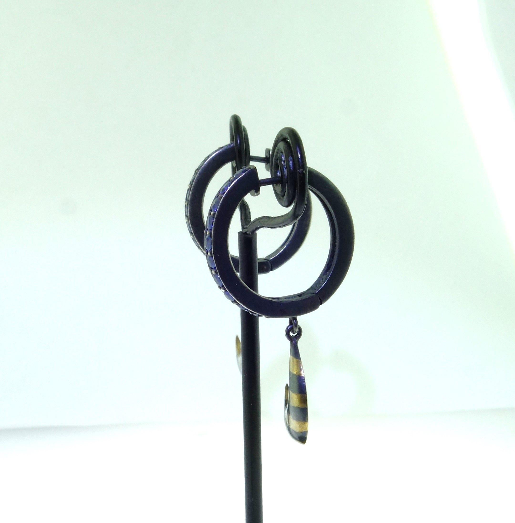 Natural Blue and Pink Sapphire Gold and Oxidized Sterling Silver Drop Earring In New Condition For Sale In Montreal, QC