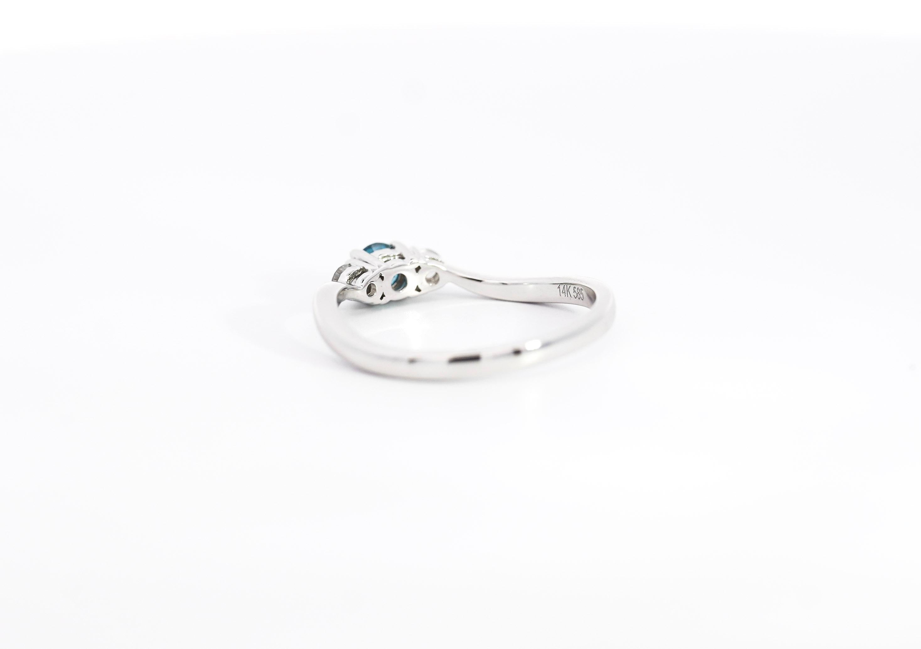 Natural Blue and White Diamond Three Stone Ring in 14K White Gold  In New Condition For Sale In Miami, FL