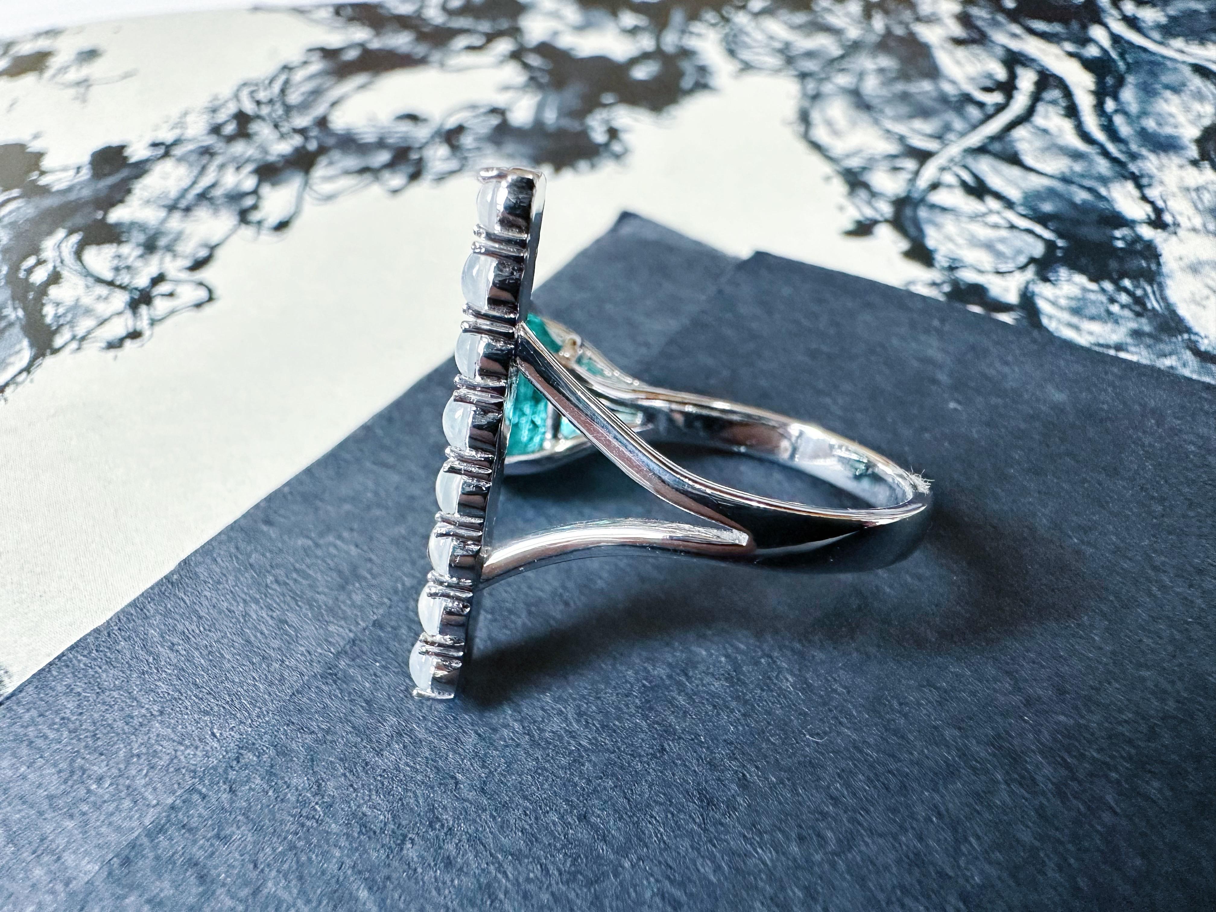 da uomo o donna Natural Blue Apatite and Icy Jade Cabochons Open Ring in 18K White Gold in vendita