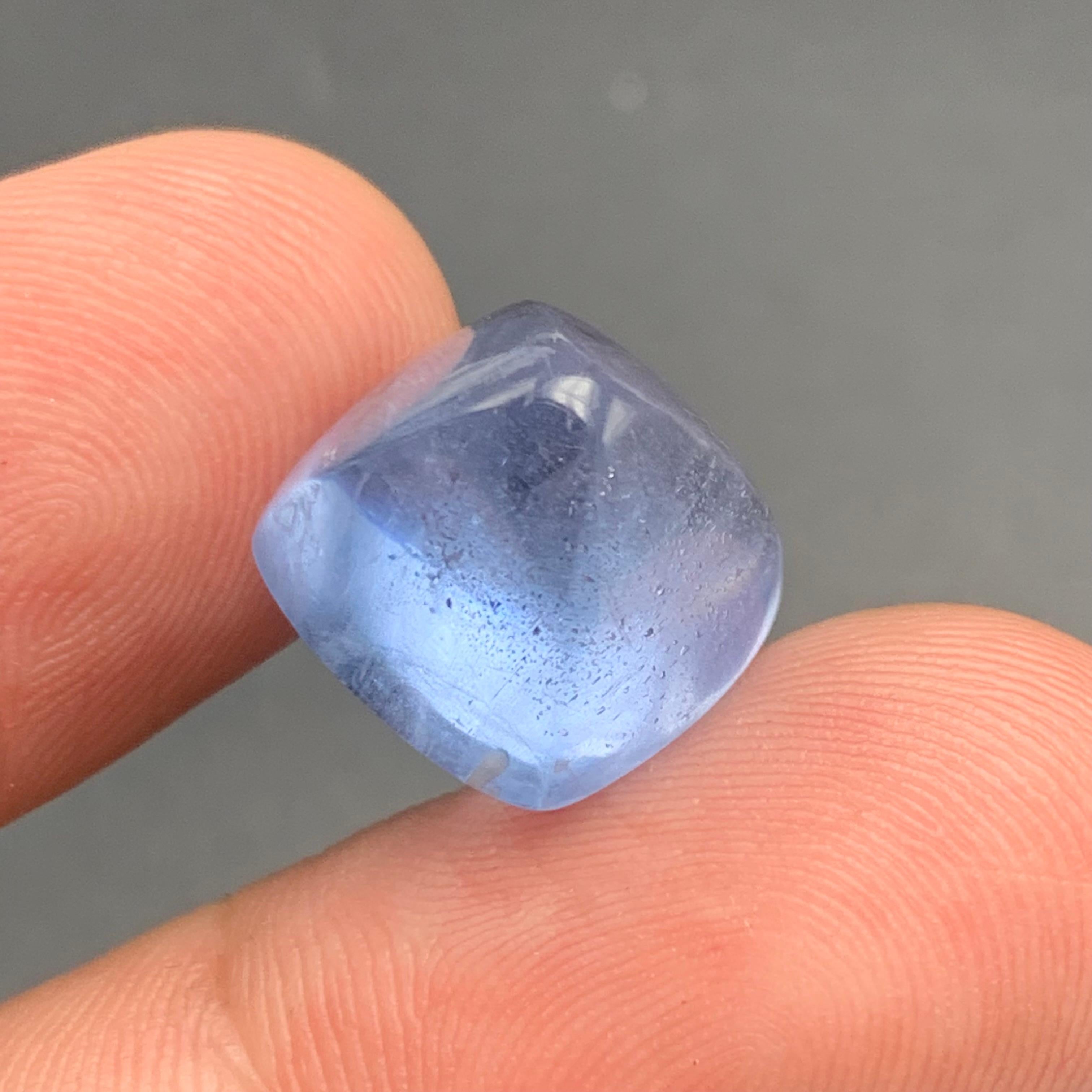 Aigue-marine bleue naturelle en cabochon pour bague, pendentif ou tout autre type de bijou en provenance d'Afghanistan.

💎 TYPE DE PIERRE PRÉCIEUSE : Aigue-marine 
⚖️ POIDS : 14,50 Carats
🪚 SHAPE & CUT : Cabochon pain de sucre
📏 TAILLE (MM) :