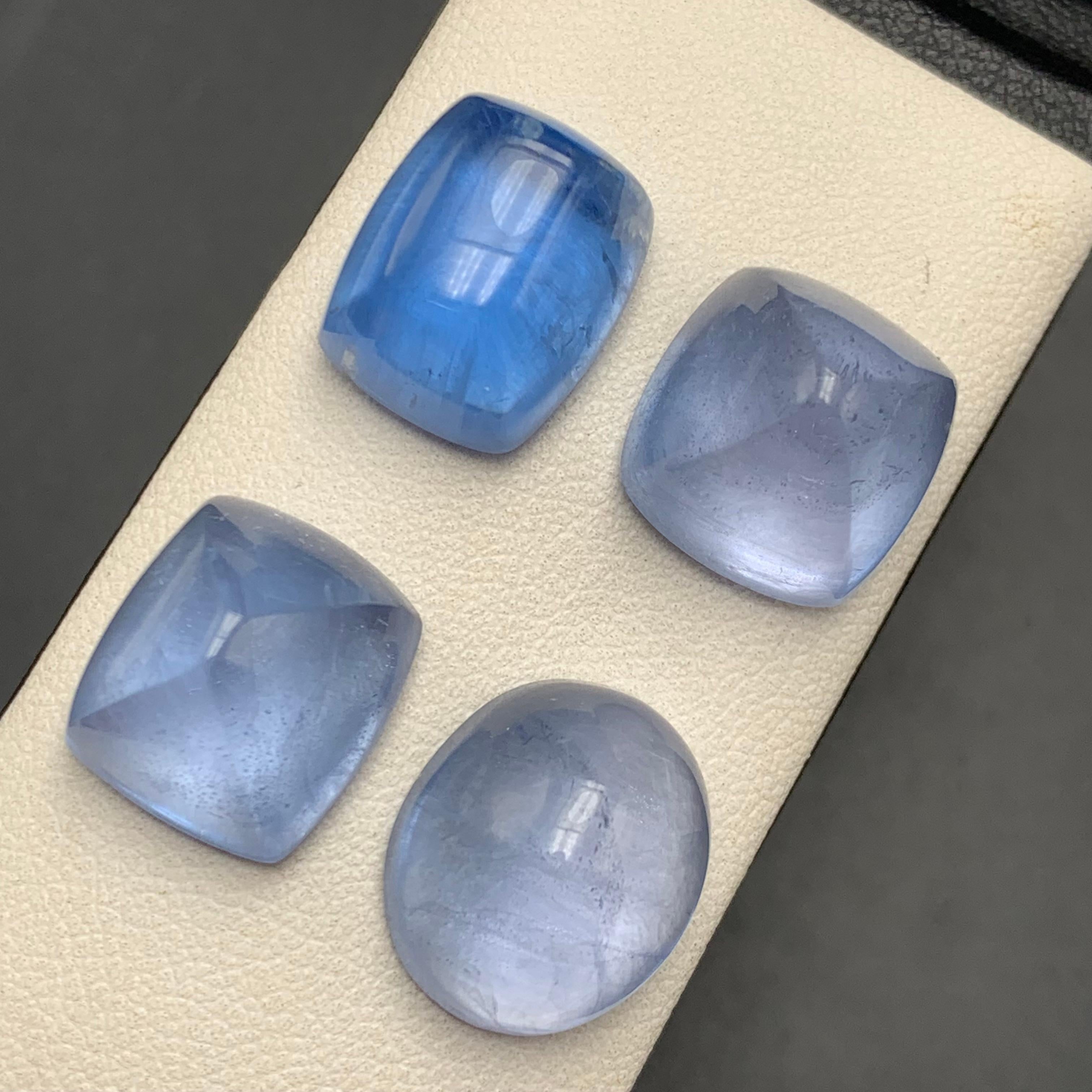 Aguamarina Azul Natural 51,06 qt Cabujón Sugarloaf Gema Parcela Afganistán en venta 2