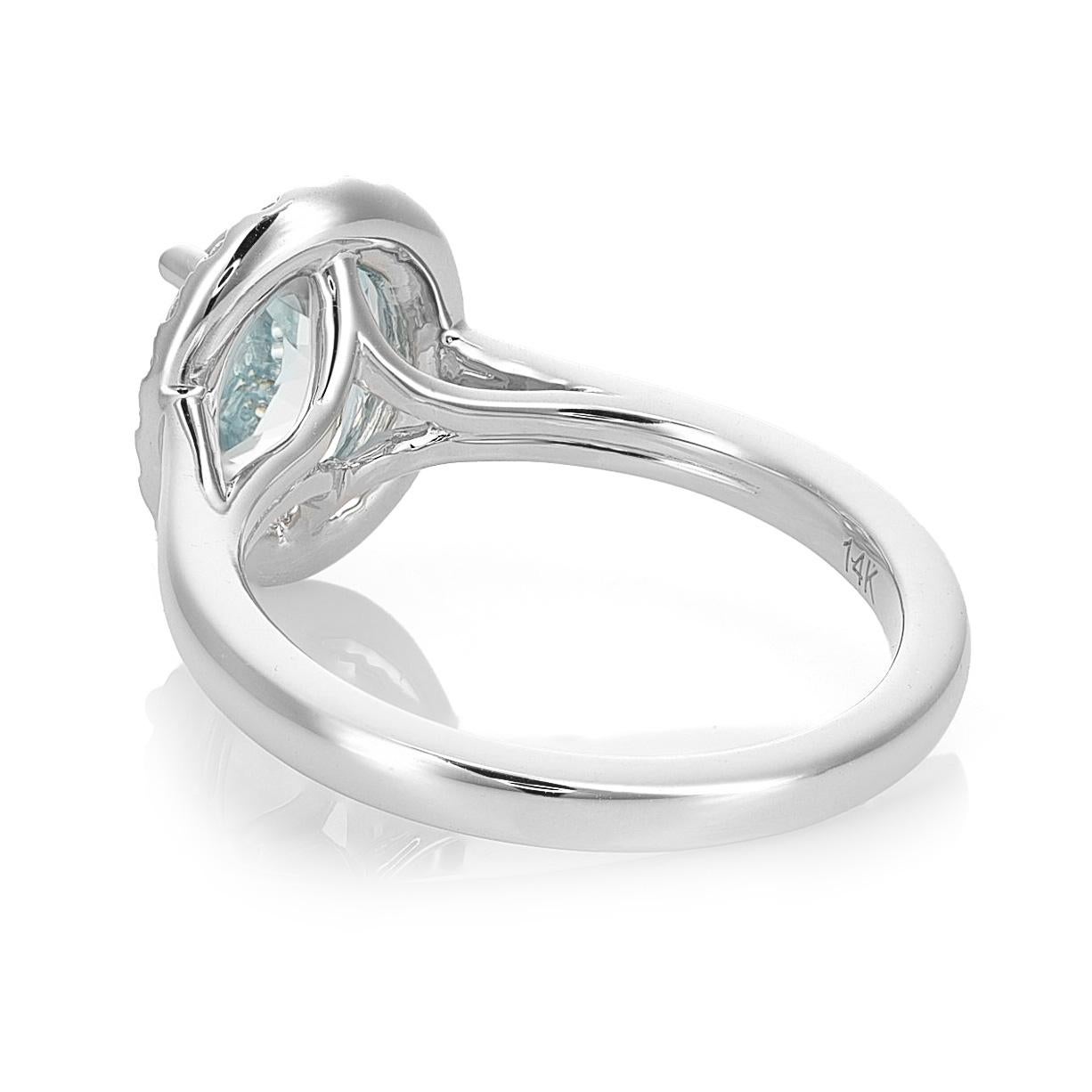 Natural Blue Aquamarine Gemstone 1.13 cts in 14K White Gold Ring with Diamonds In New Condition For Sale In Los Angeles, CA