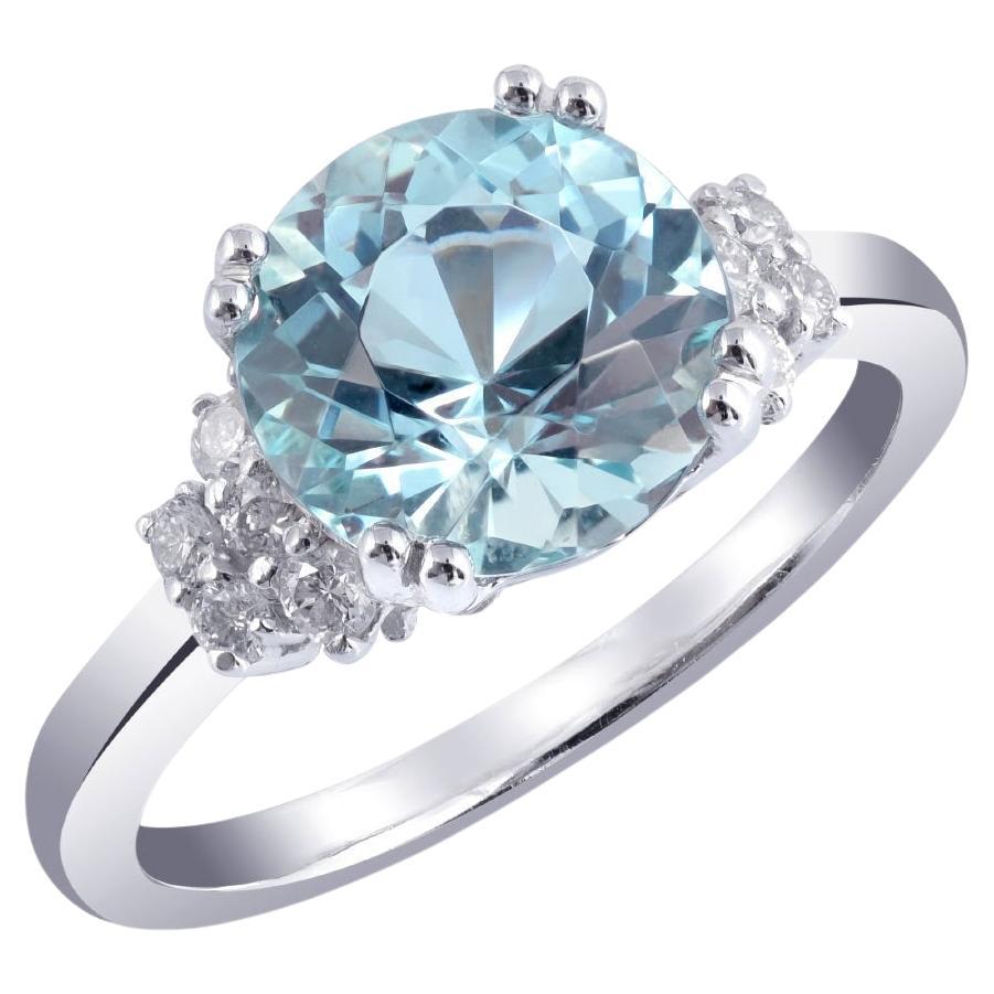 Natural Blue Aquamarine Gemstone 2.40 cts in 14K White Gold Ring with Diamonds