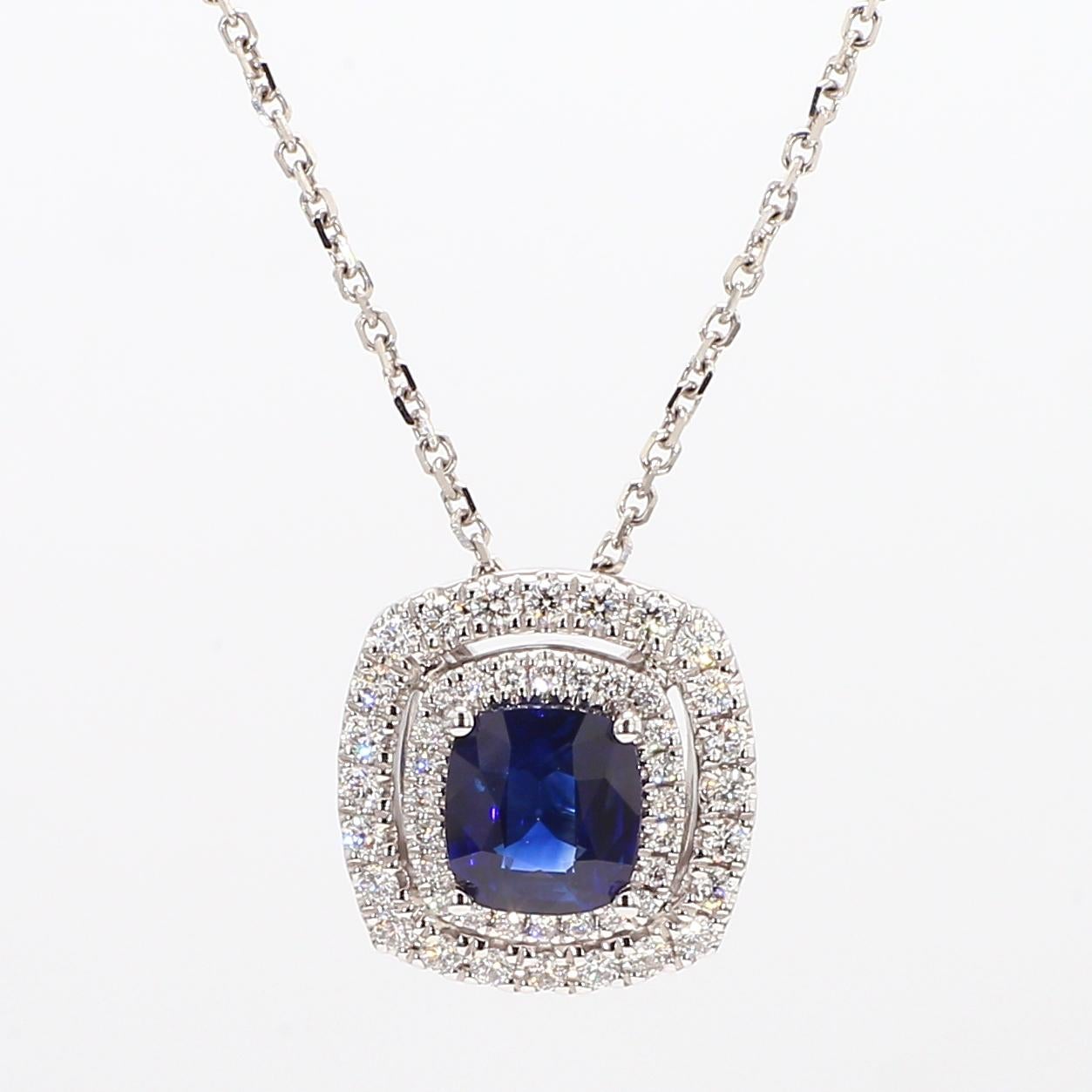 Colgante de oro blanco con zafiro cojín azul natural y diamante blanco de 1.43 quilates TW Contemporáneo en venta