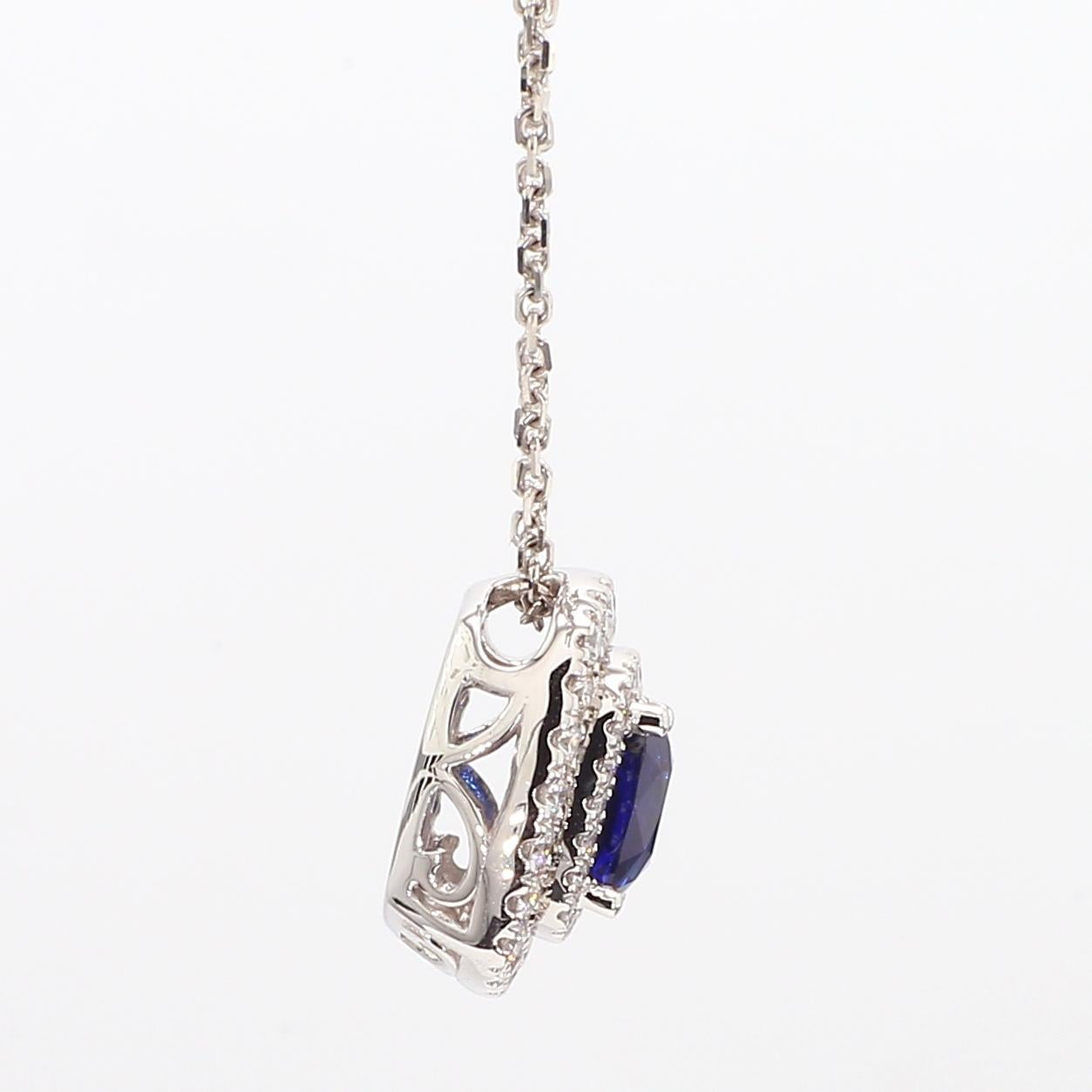 Colgante de oro blanco con zafiro cojín azul natural y diamante blanco de 1.43 quilates TW en Nuevo estado para la venta en New York, NY