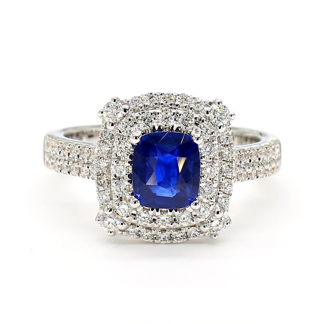 Anillo de cóctel de oro con zafiro cojín azul natural y diamante blanco de 1.60 quilates TW Contemporáneo en venta