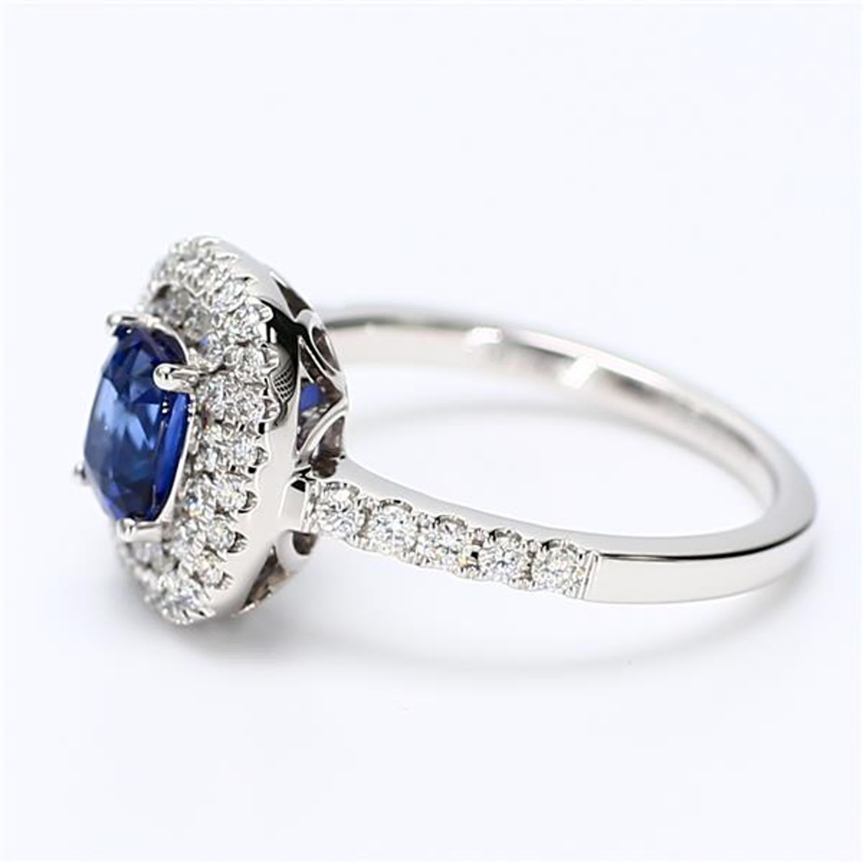 Contemporary Natural Blue Cushion Sapphire and White Diamond 1.65 Carat TW Gold Cocktail Ring For Sale