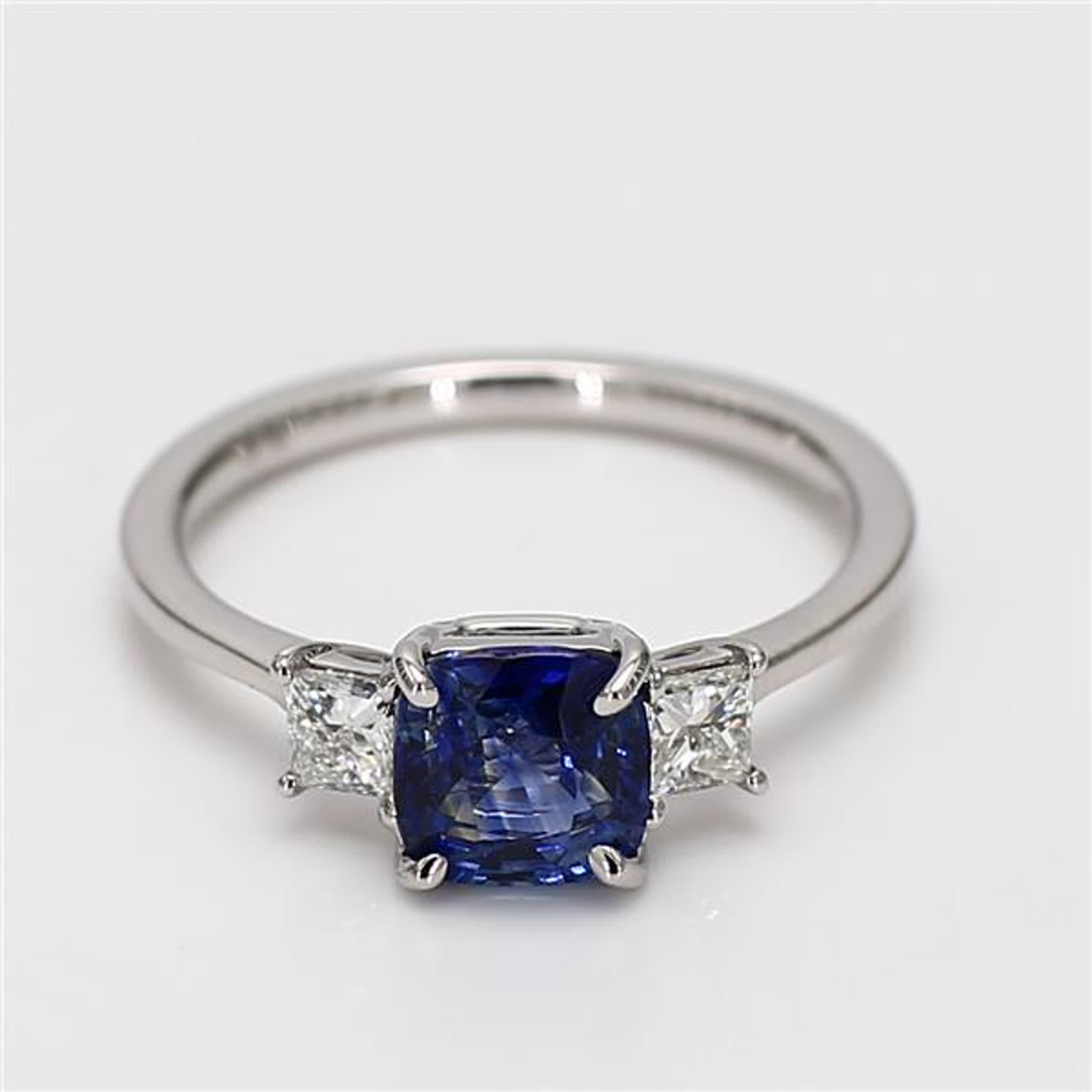 Contemporary Natural Blue Cushion Sapphire and White Diamond 2.07 Carat TW Gold Cocktail Ring For Sale